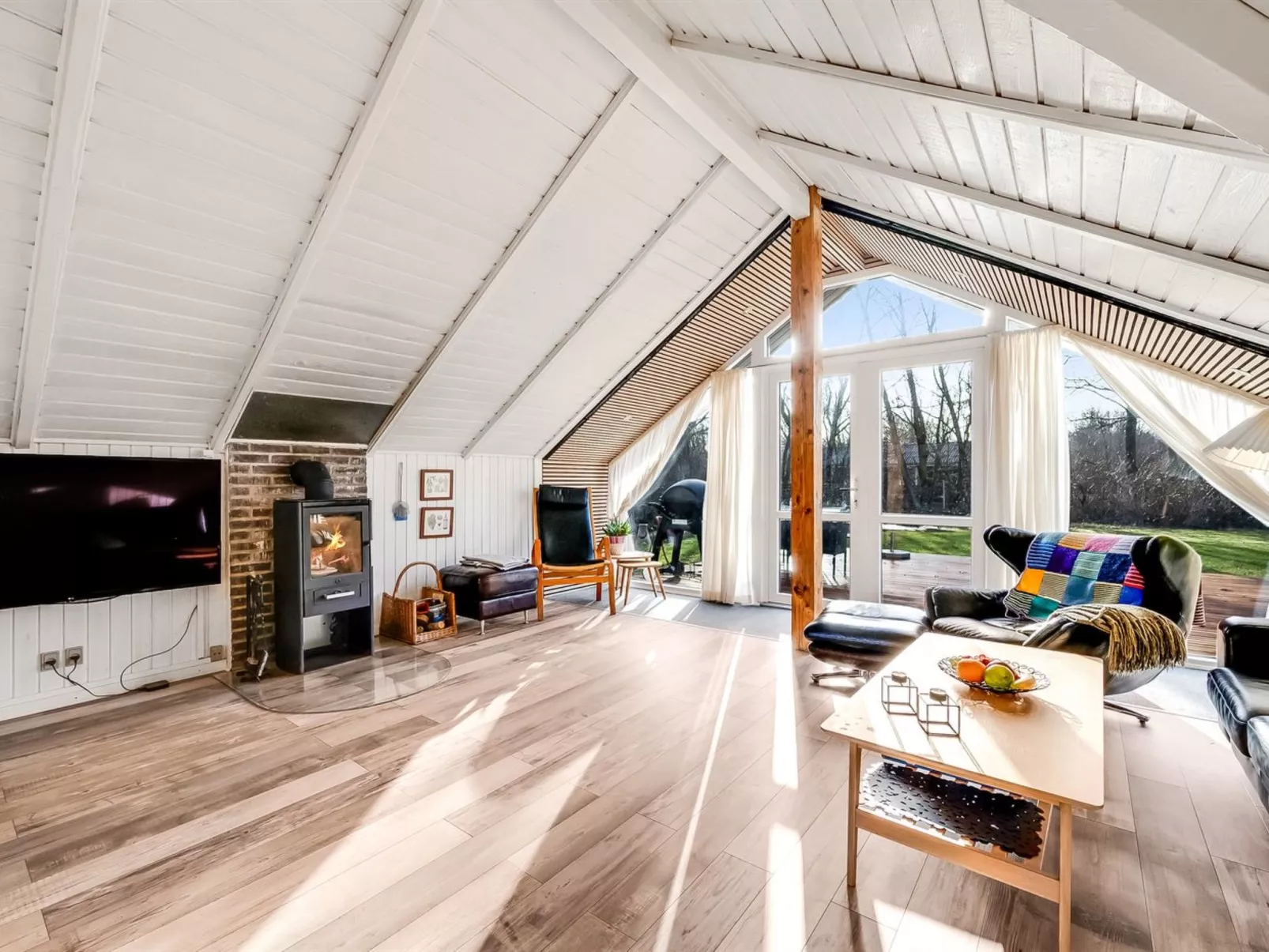 "Anu" - 300m to the fjord-Drinnen