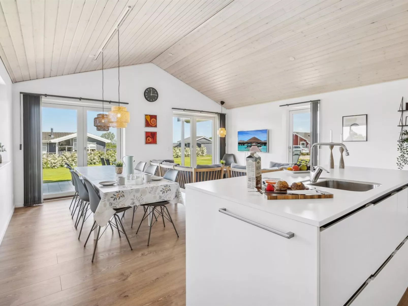 "Ika" - 450m from the sea-Inside