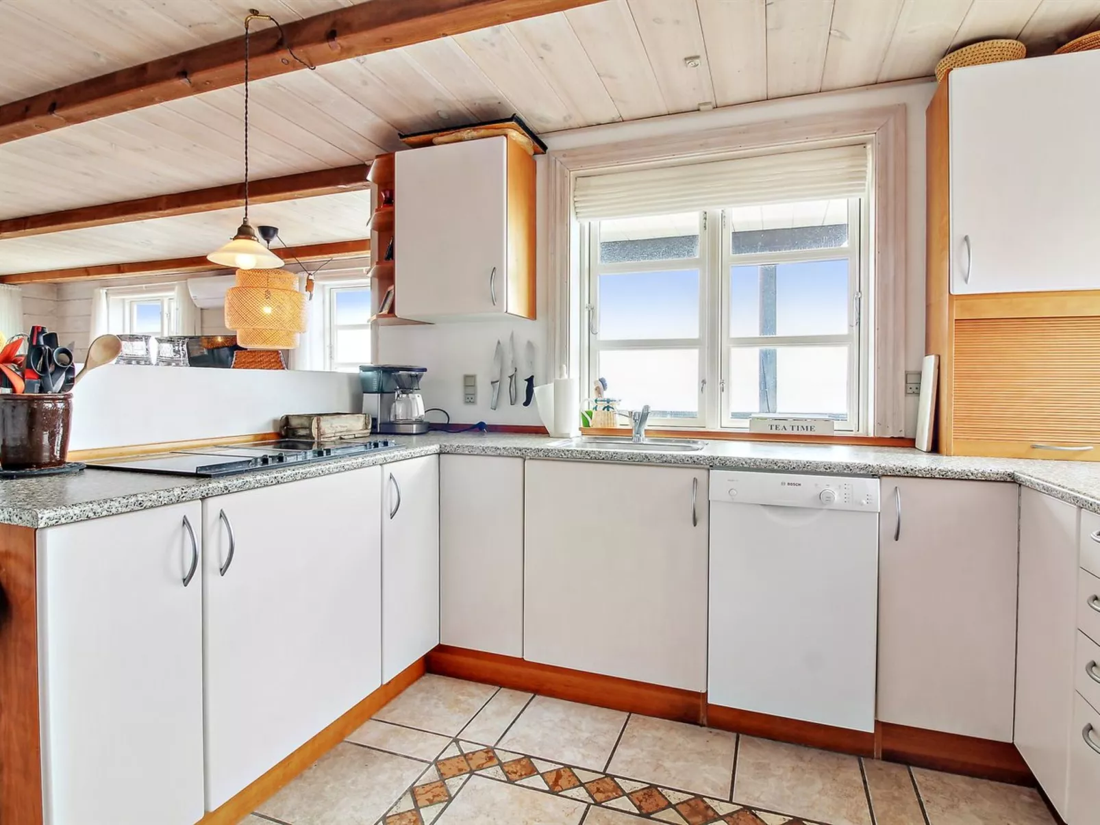 "Sander" - 10m to the fjord-Drinnen