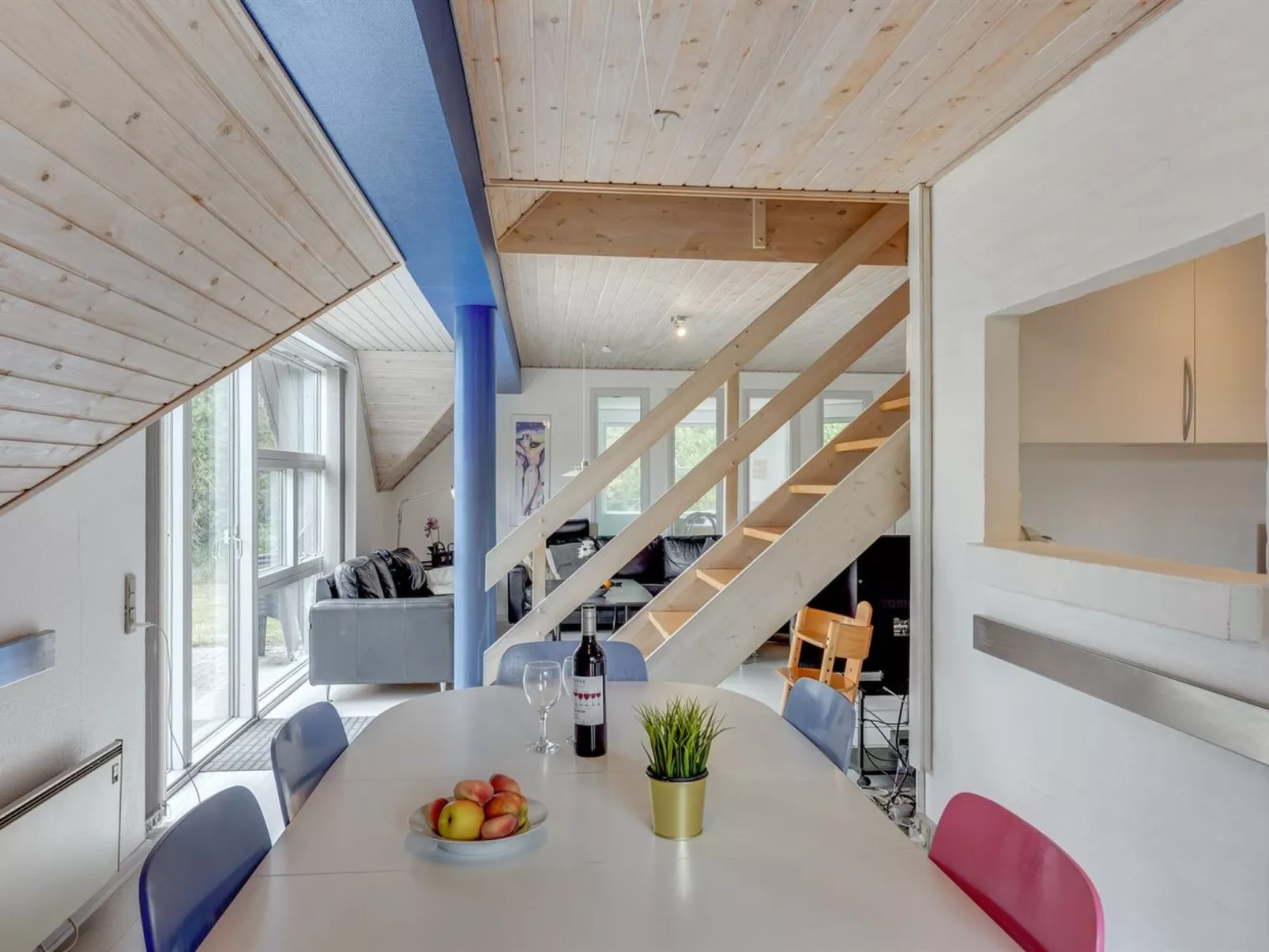 "Tabithe" - 2.2km from the sea-Inside