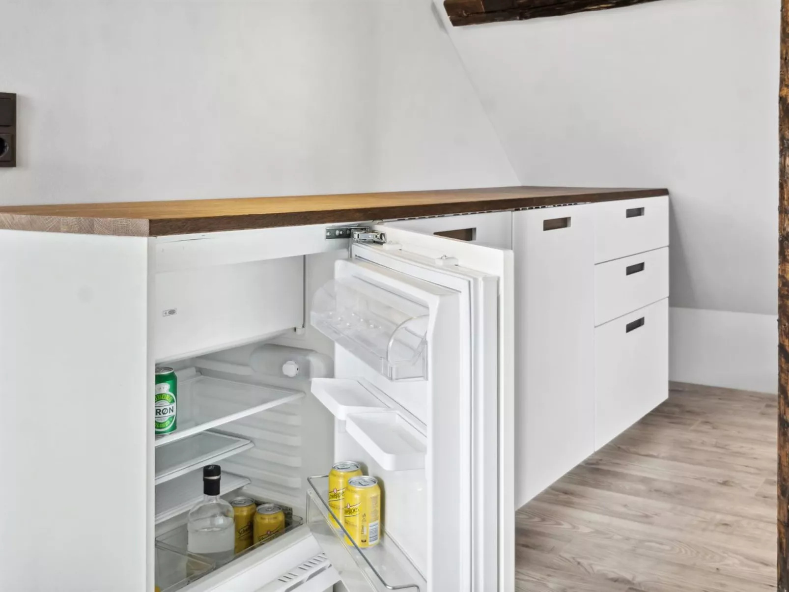 "Hughlek" - 1.5km from the sea-Inside