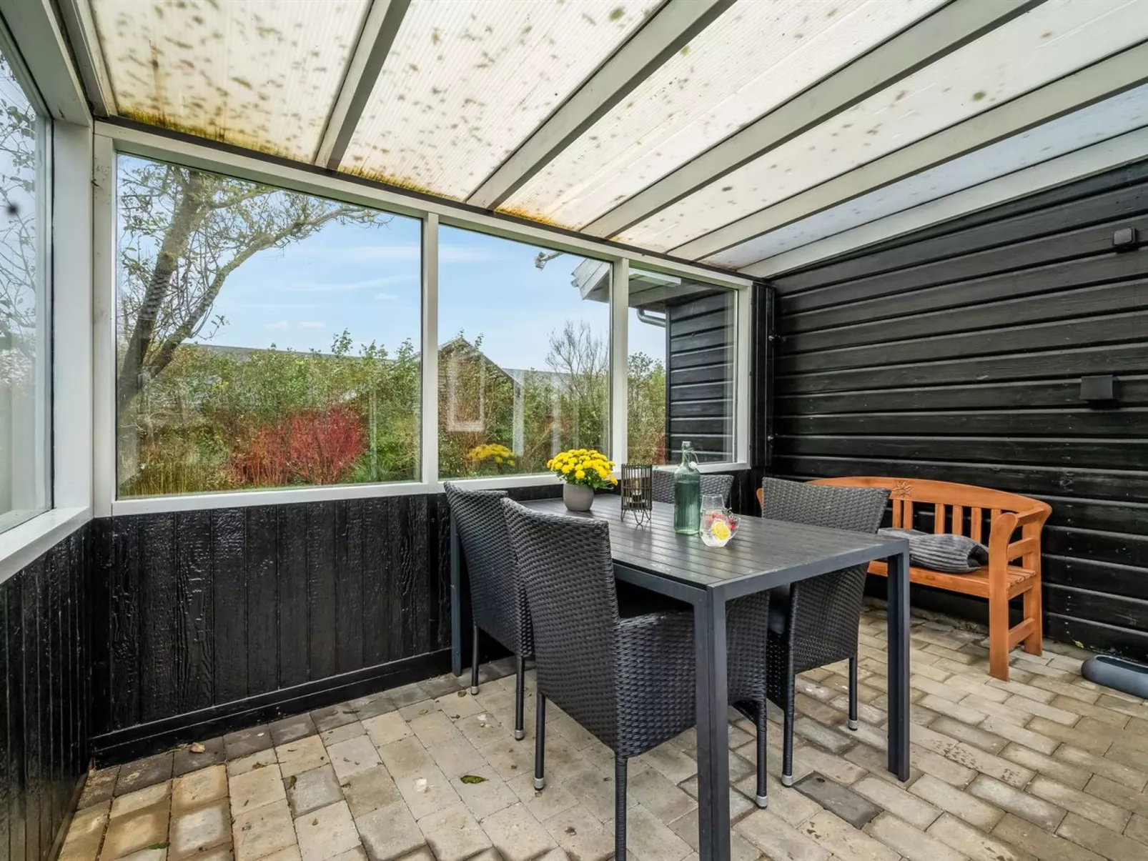 "Ensio" - 300m to the fjord-Outside