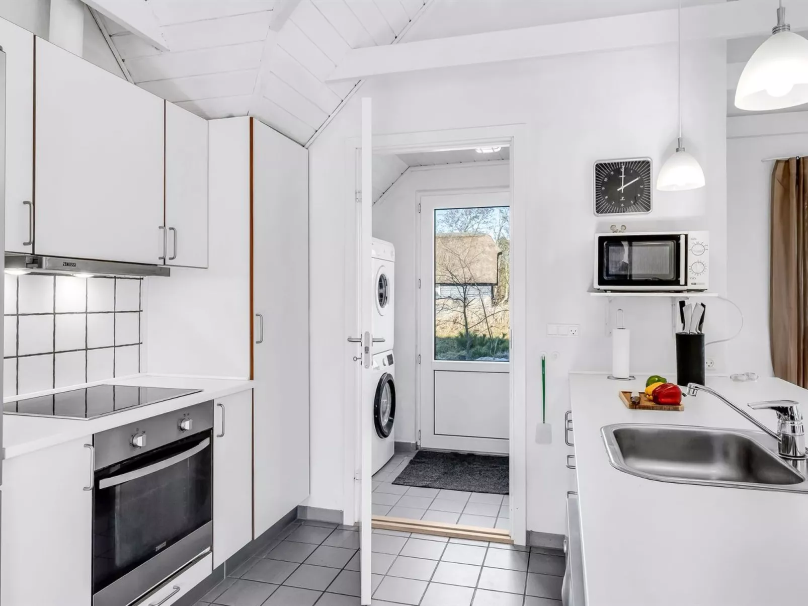 "Malti" - 1.3km from the sea-Drinnen