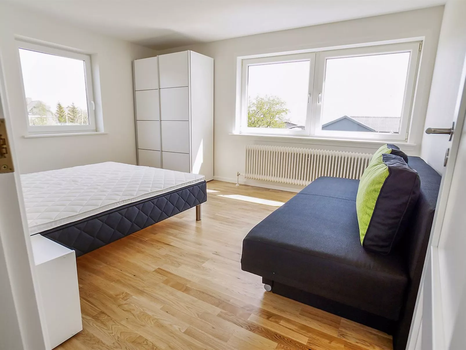 "Mirja" - 50m to the fjord-Drinnen