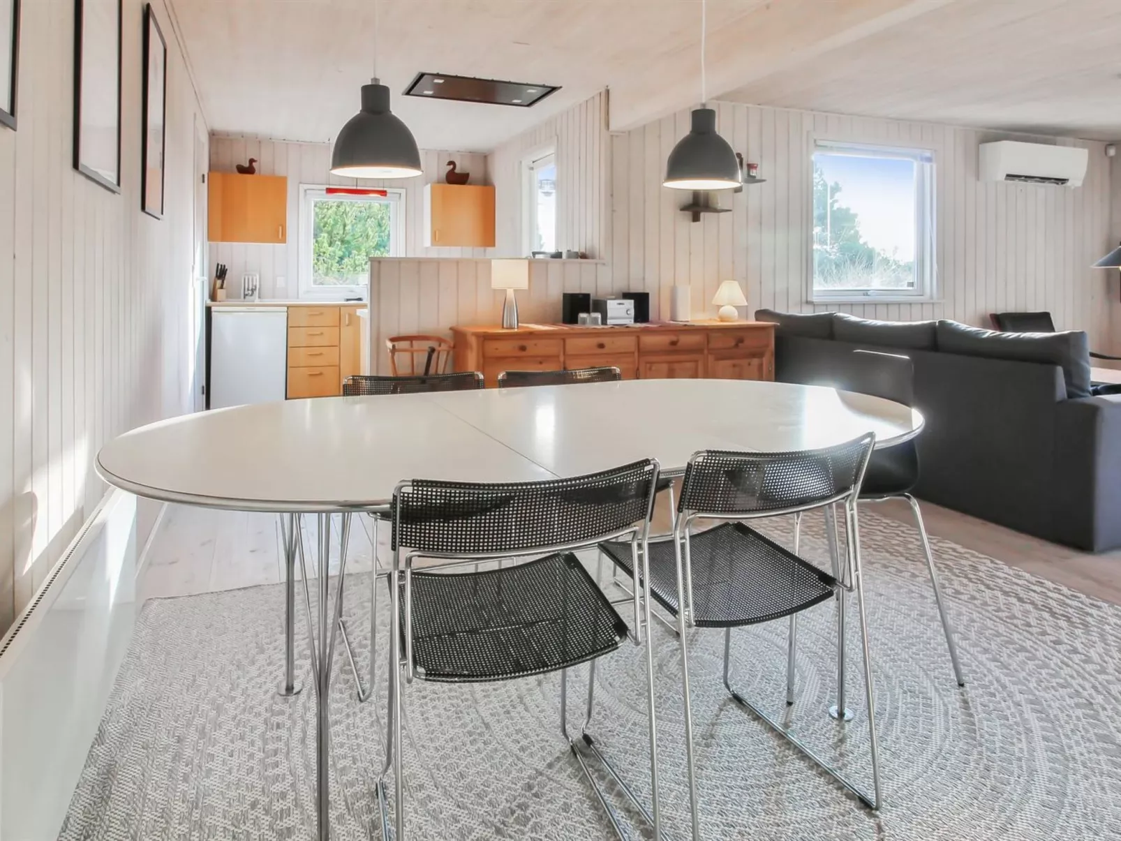 "Jakko" - 2.6km from the sea-Inside