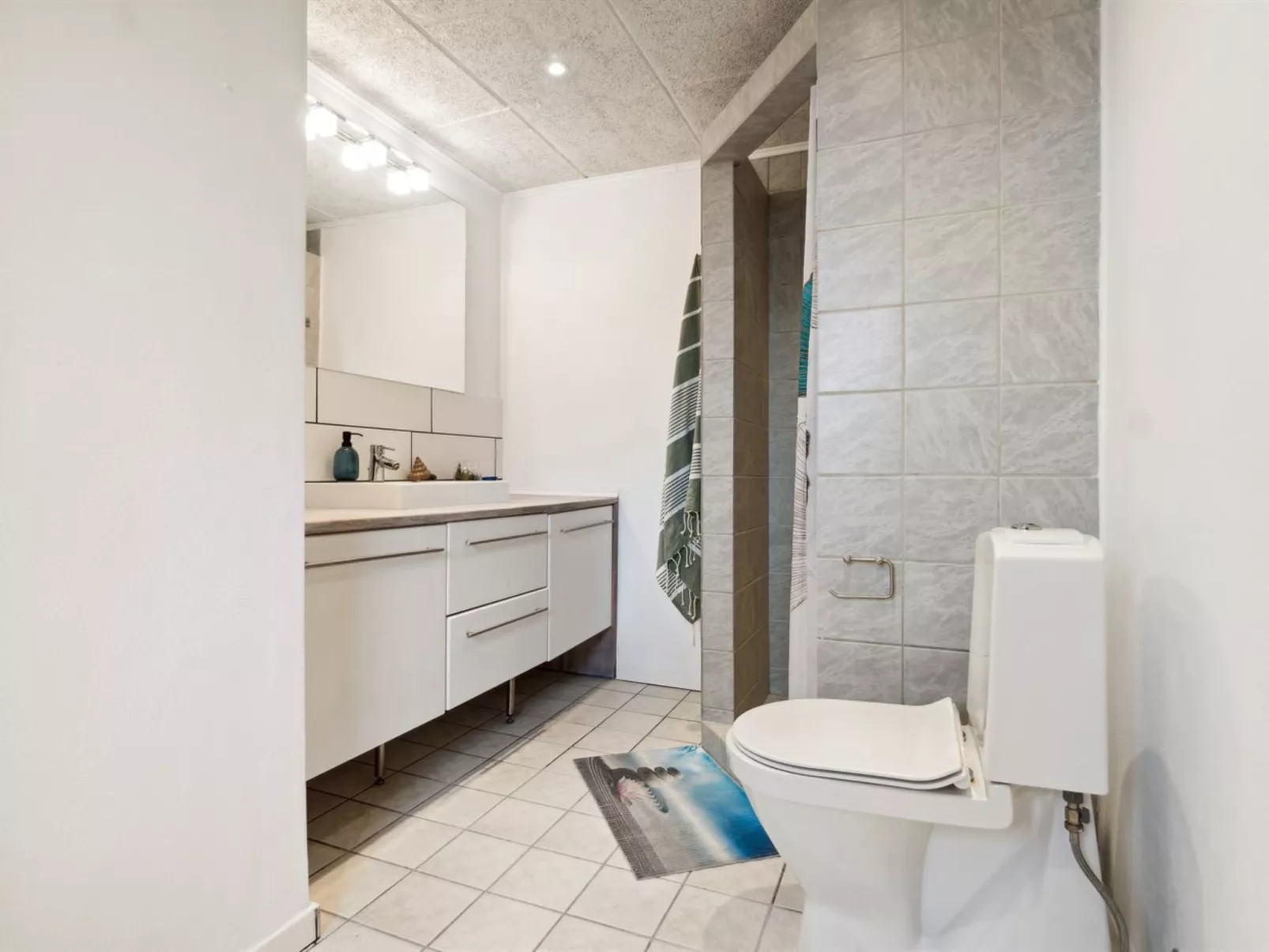 "Elara" - 300m from the sea-Inside