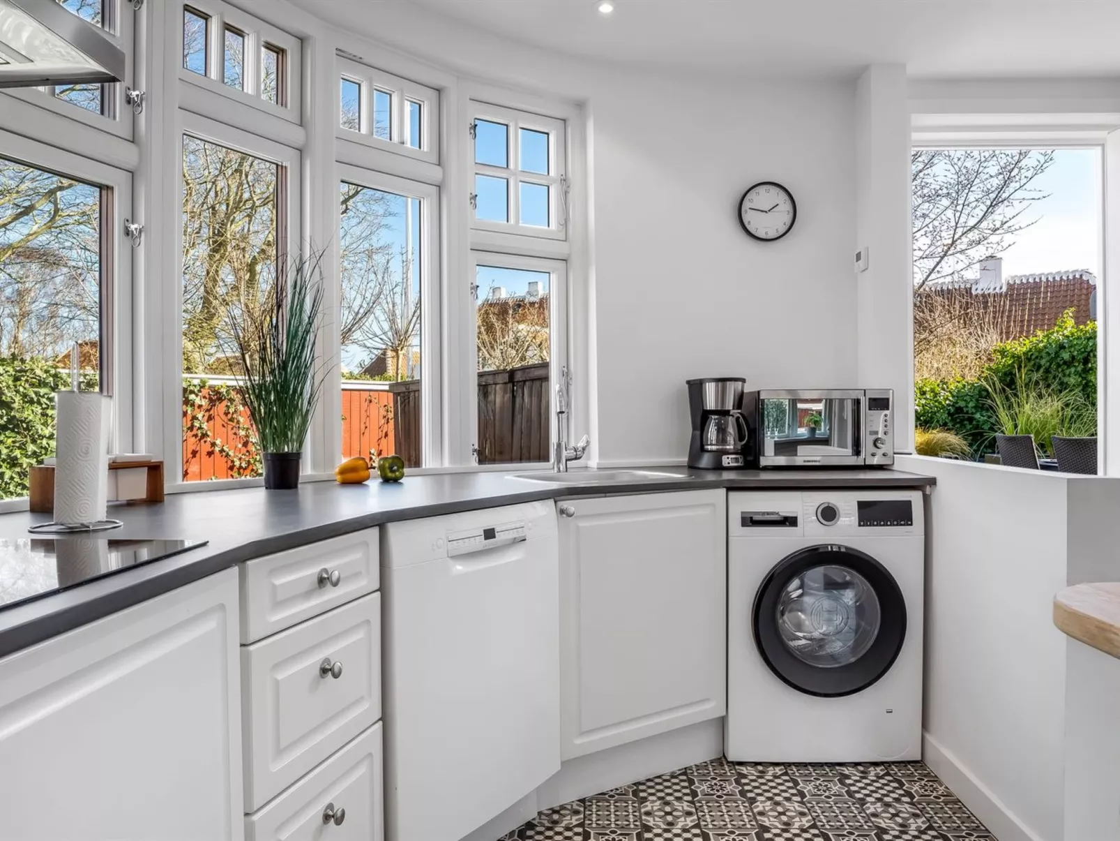 "Yorick" - 300m from the sea-Dedans