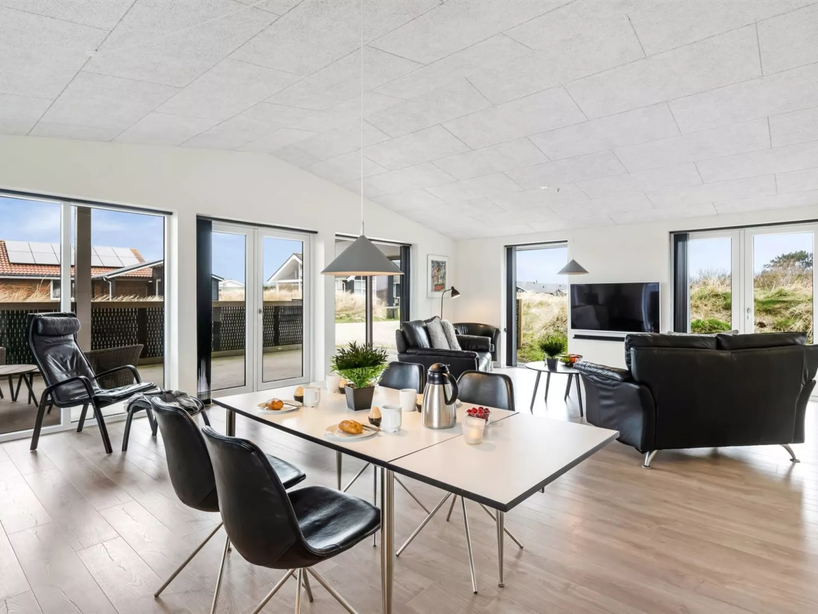 "Dorrit" - 1.2km from the sea-Drinnen