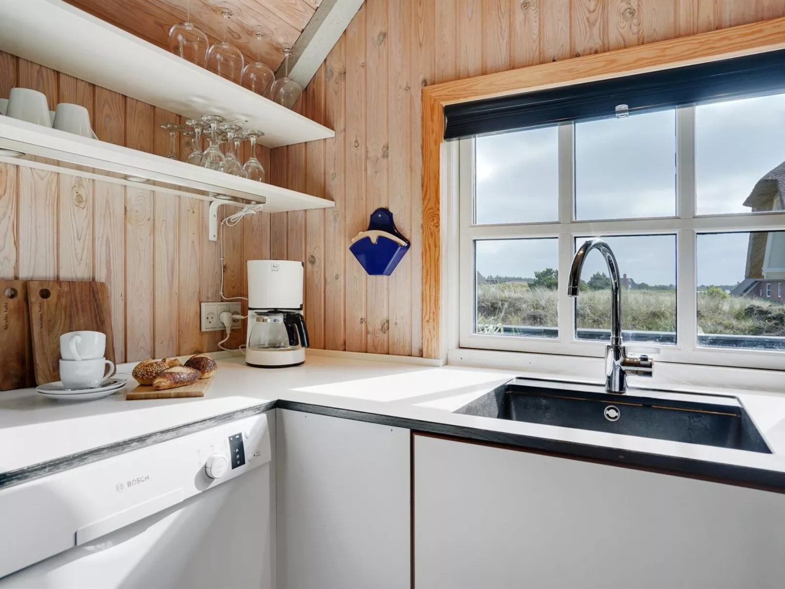 "Kajin" - 200m from the sea-Drinnen