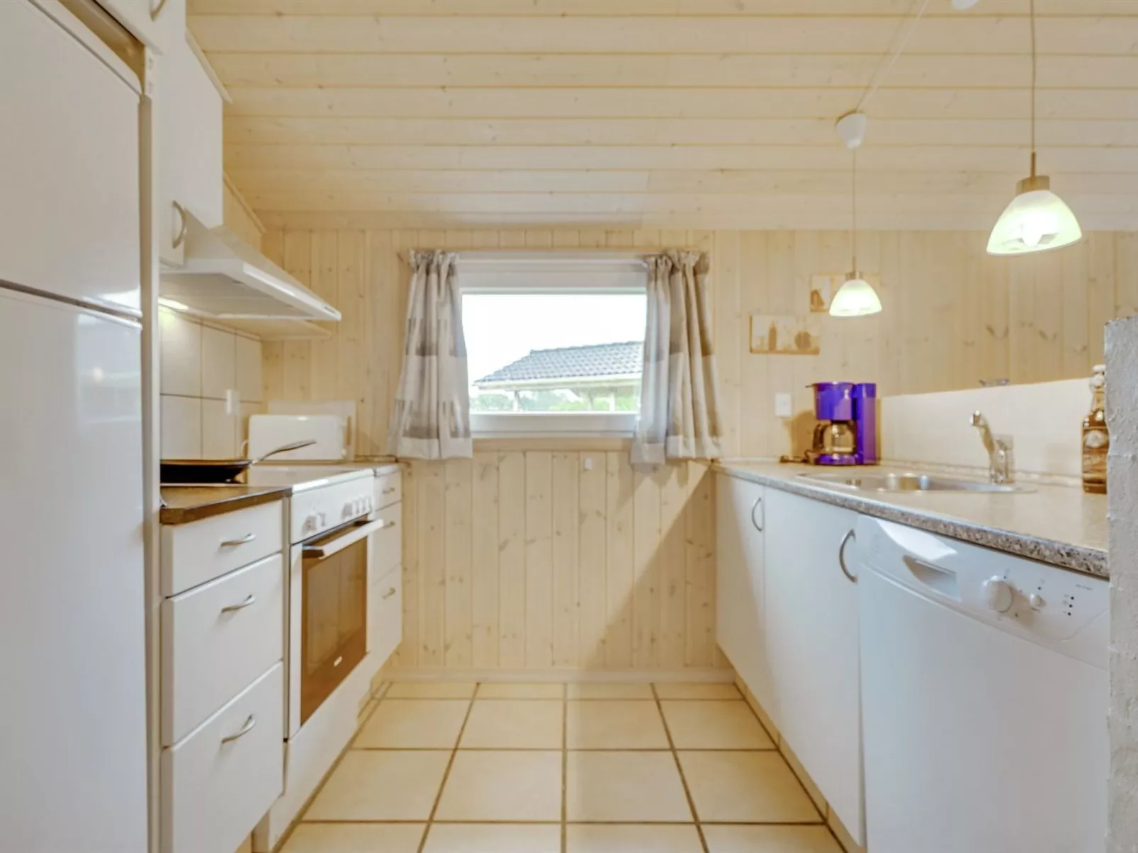 "Aviaja" - 12km from the sea-Dedans