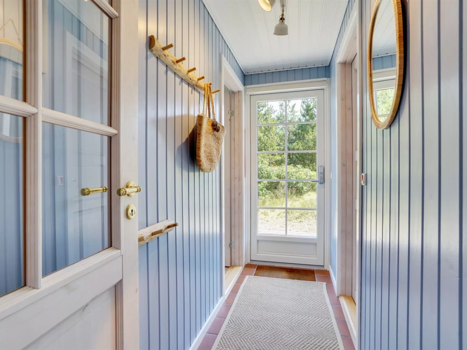 "Sine" - 500m from the sea-Inside