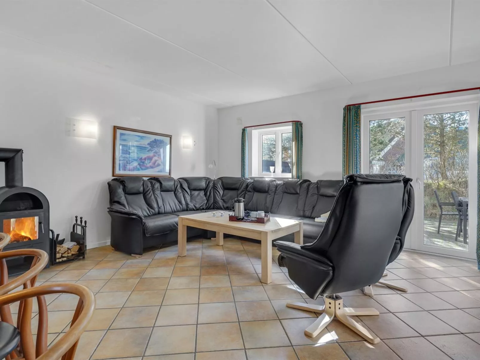 "Oneida" - 800m from the sea-Inside