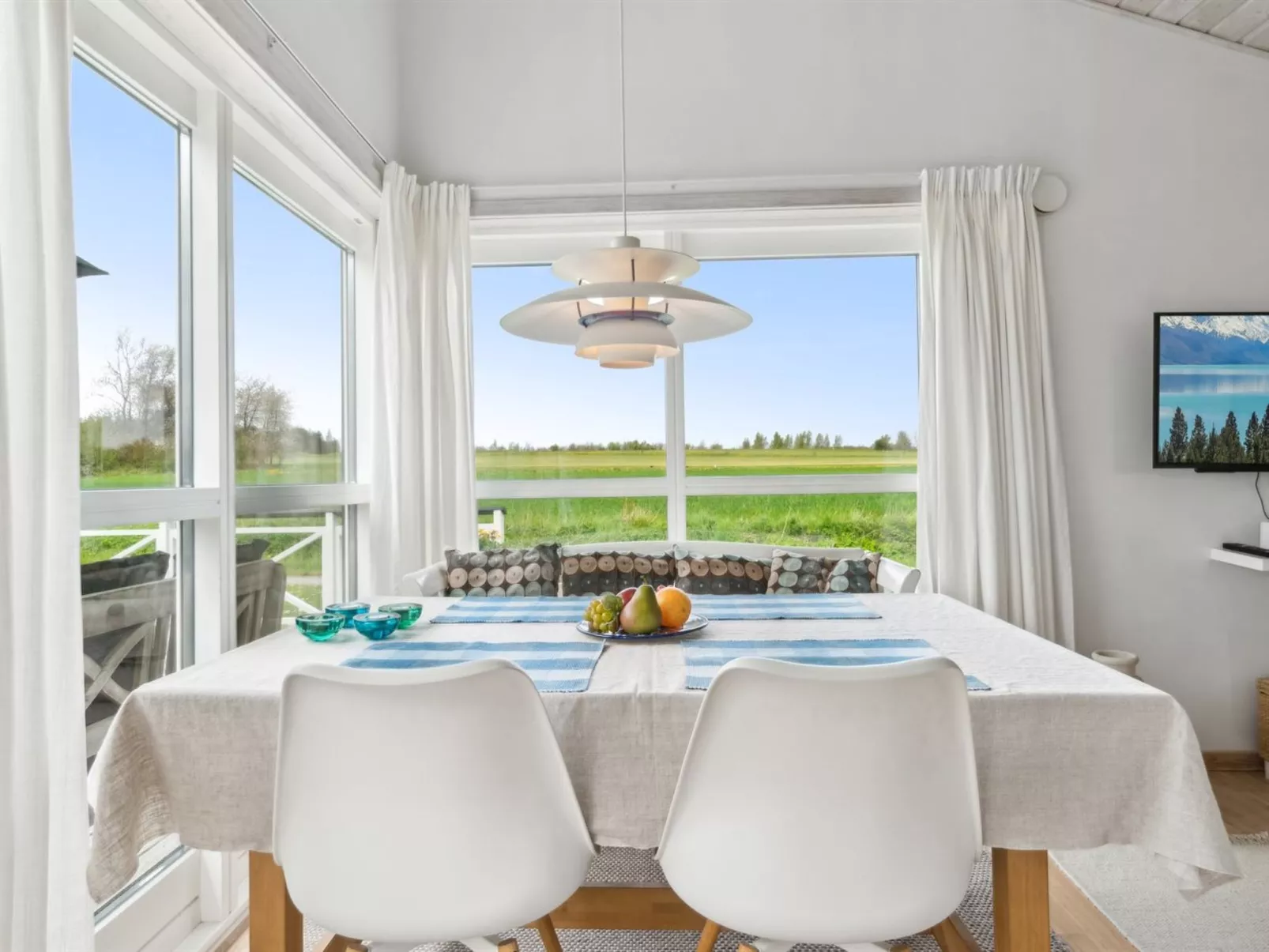 "Melin" - 2.8km from the sea-Dedans