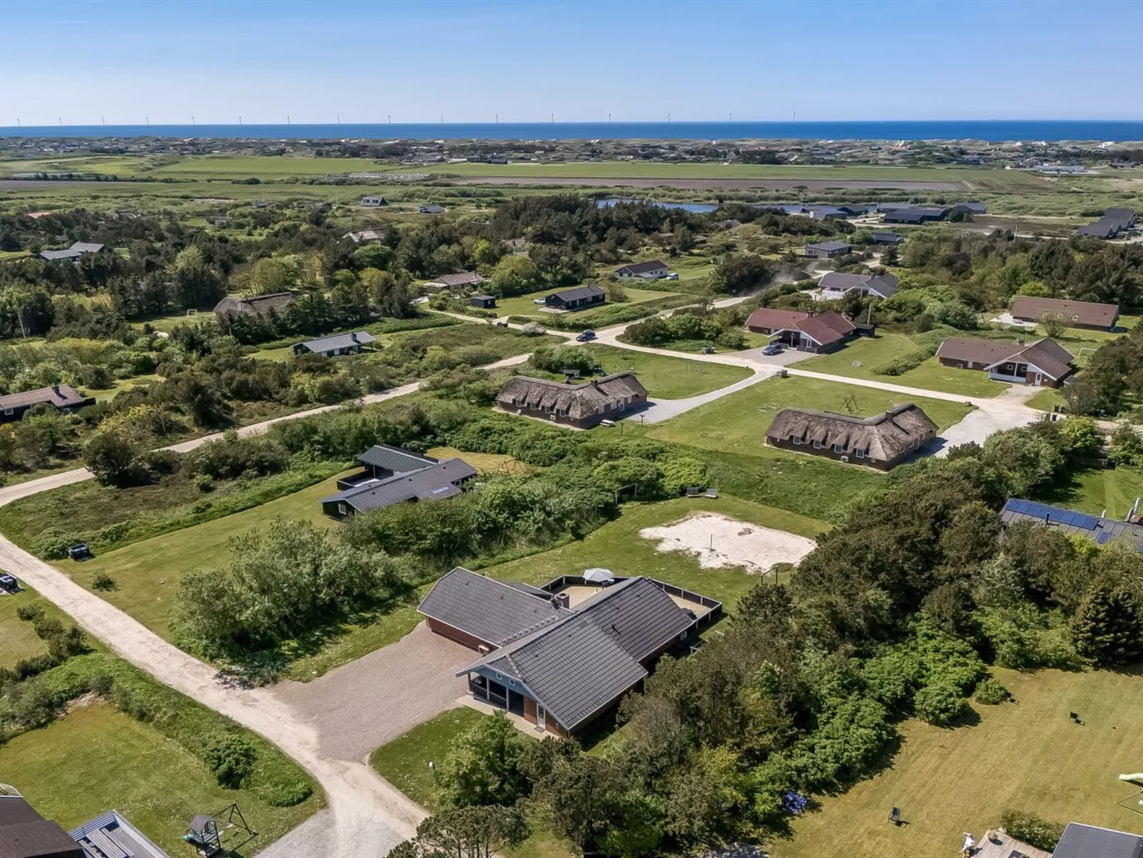 "Aage" - 1.7km from the sea-Draußen