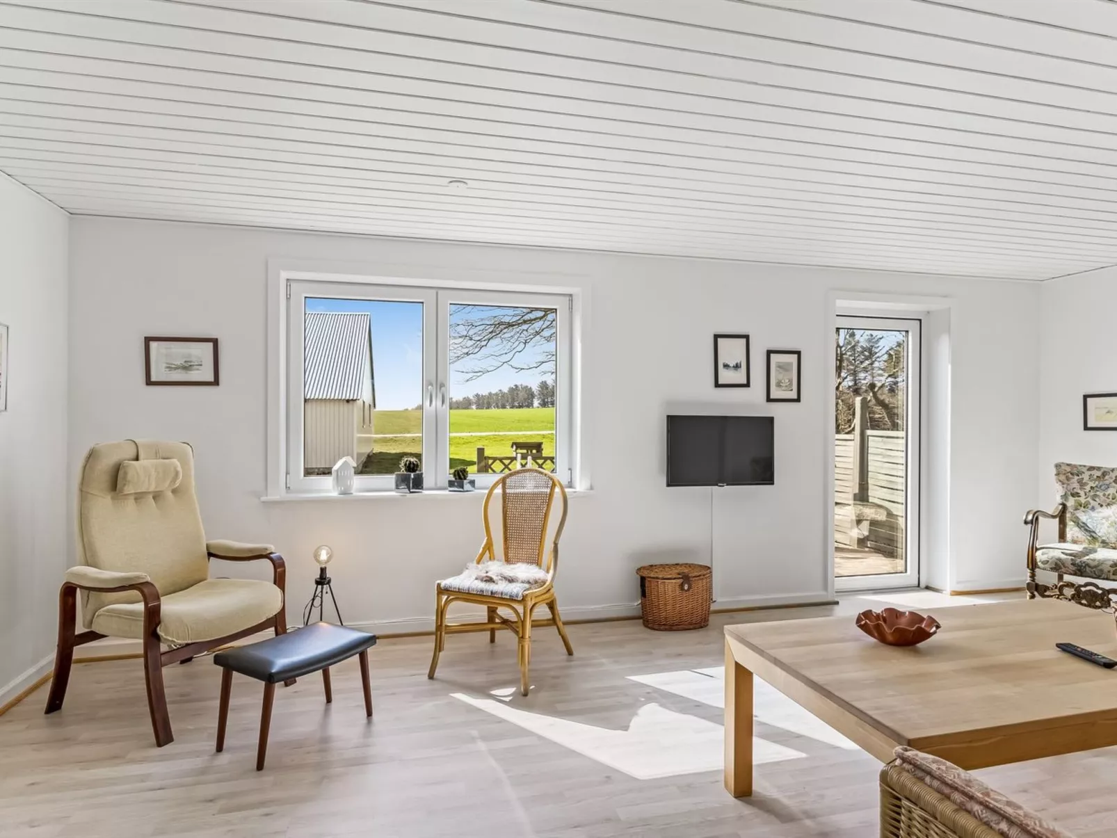 "Kerrin" - 1km from the sea-Inside