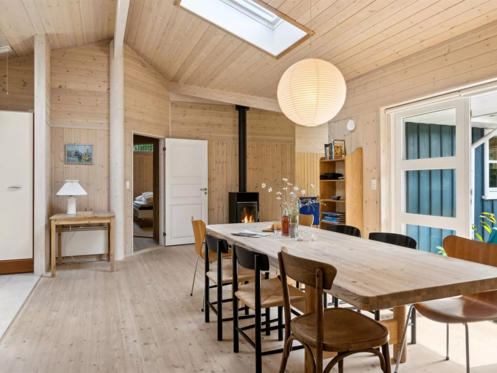 "Launo" - 1.1km to the fjord-Drinnen