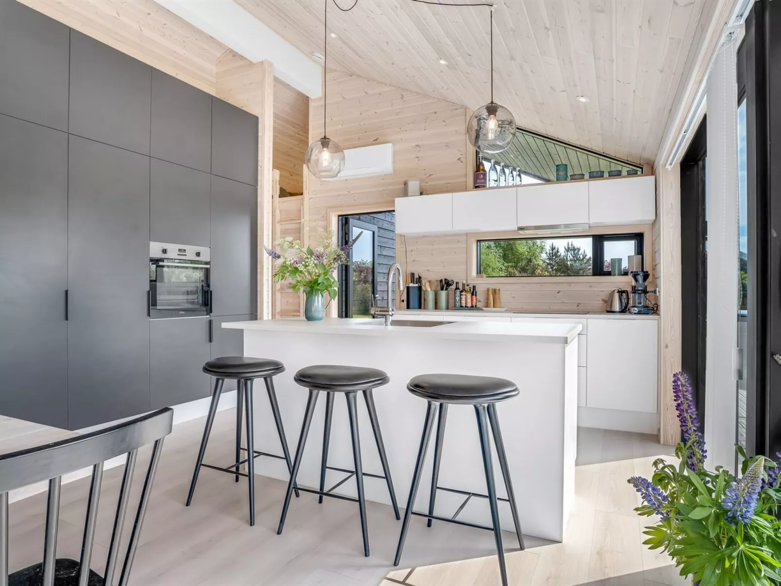 "Edite" - 900m from the sea-Inside