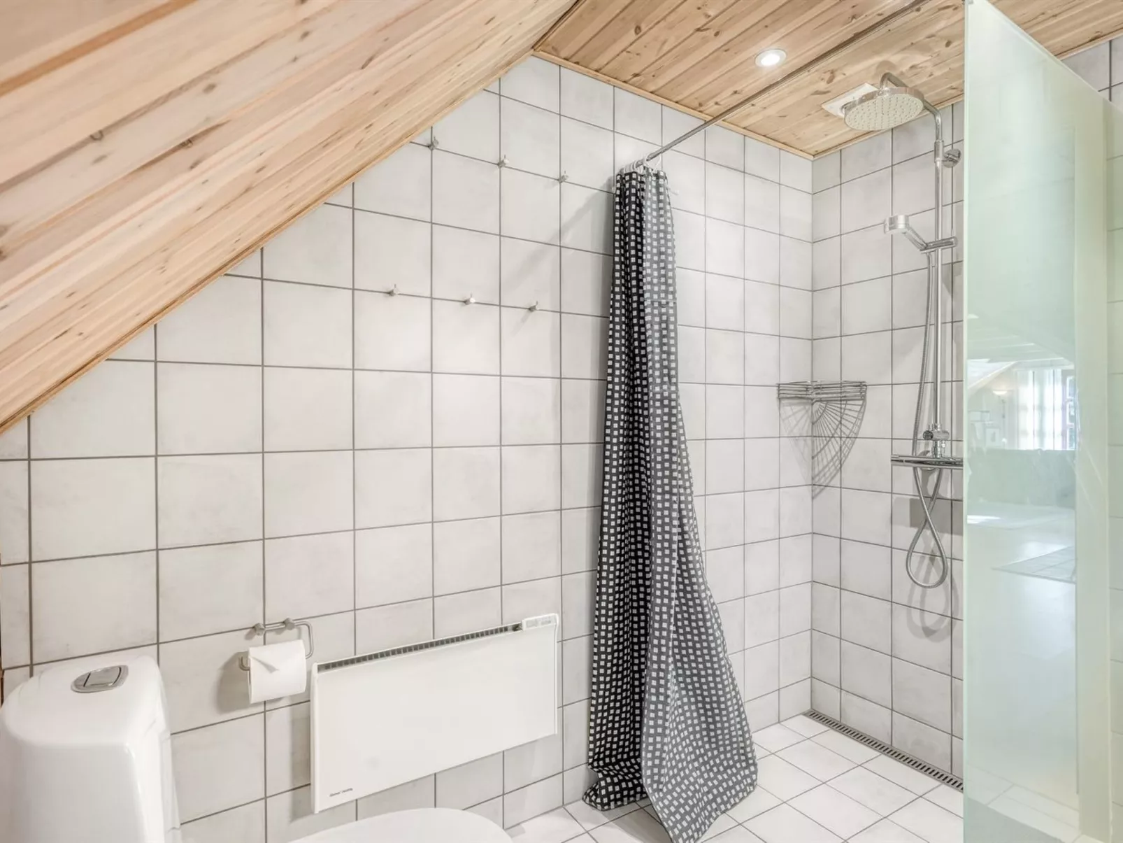 "Niesina" - 600m to the fjord-Drinnen