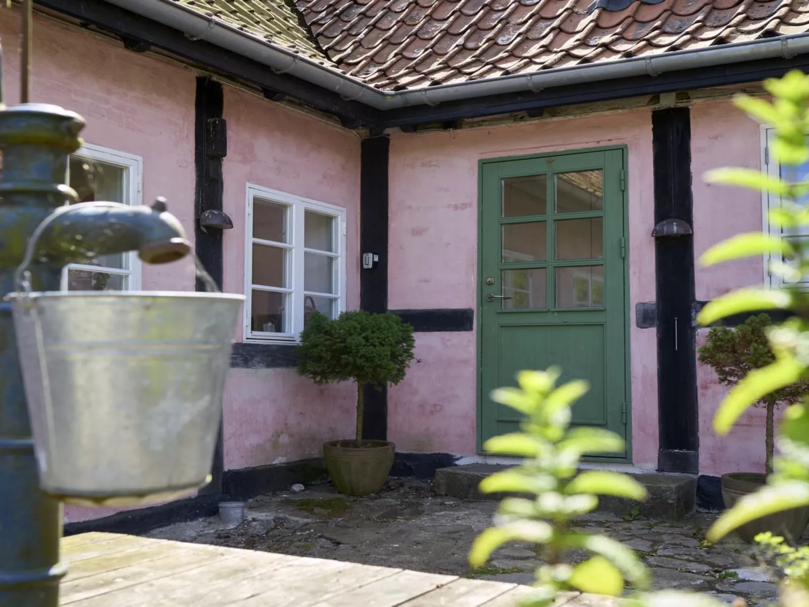 "Merrit" - 250m from the sea-Outside