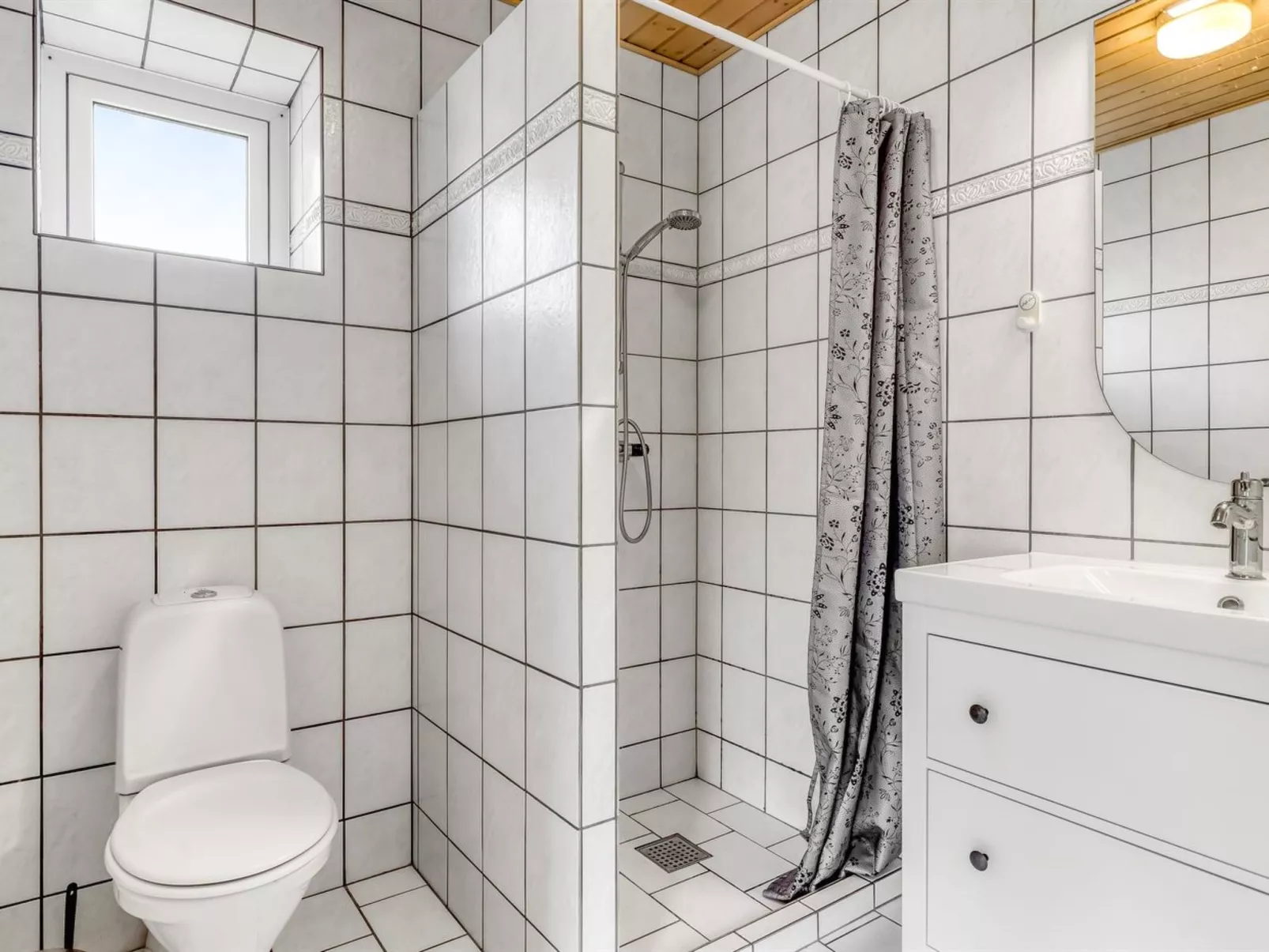 "Gilbert" - 500m from the sea-Drinnen