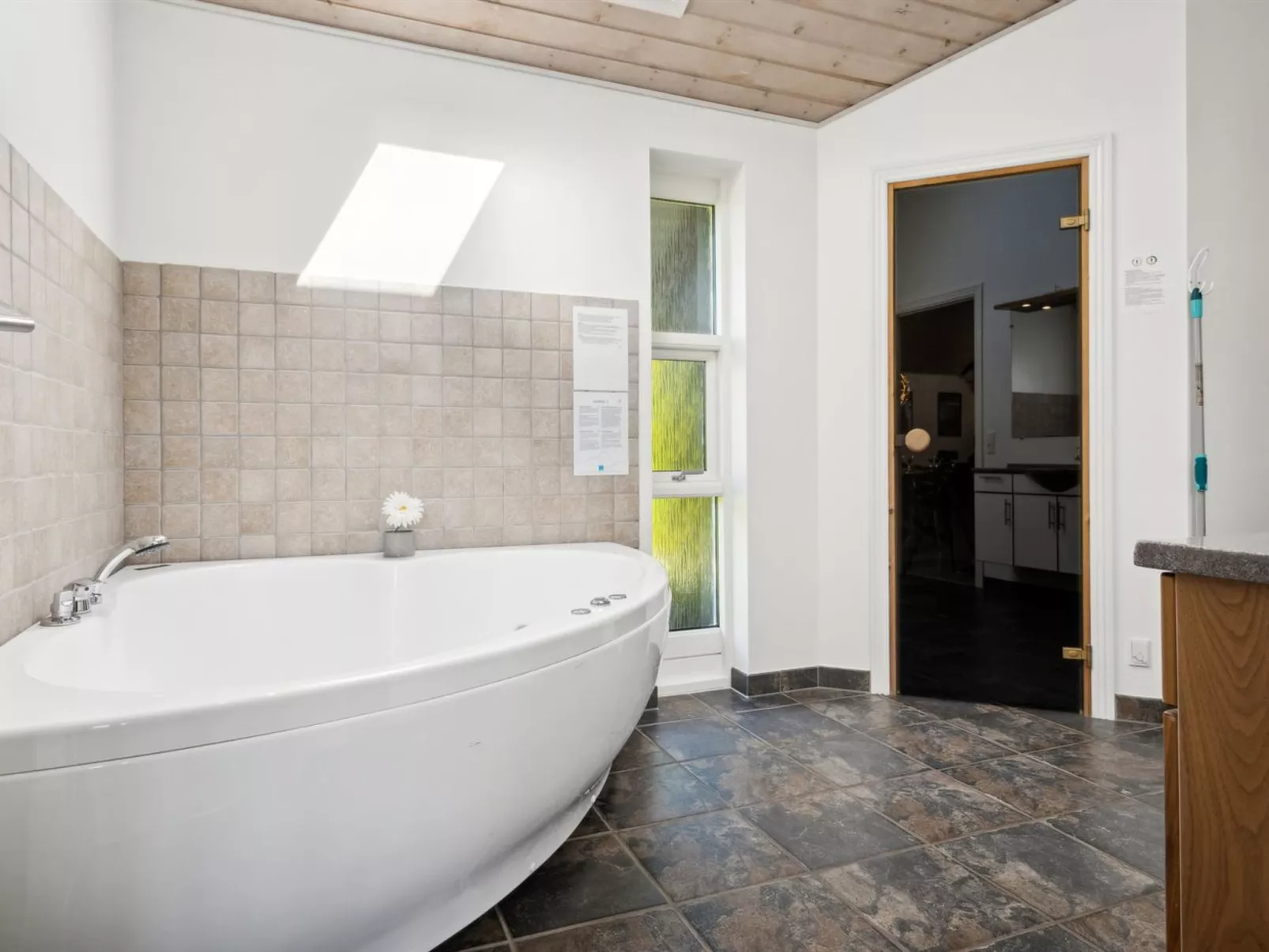 "Gunva" - 30km from the sea-Dedans