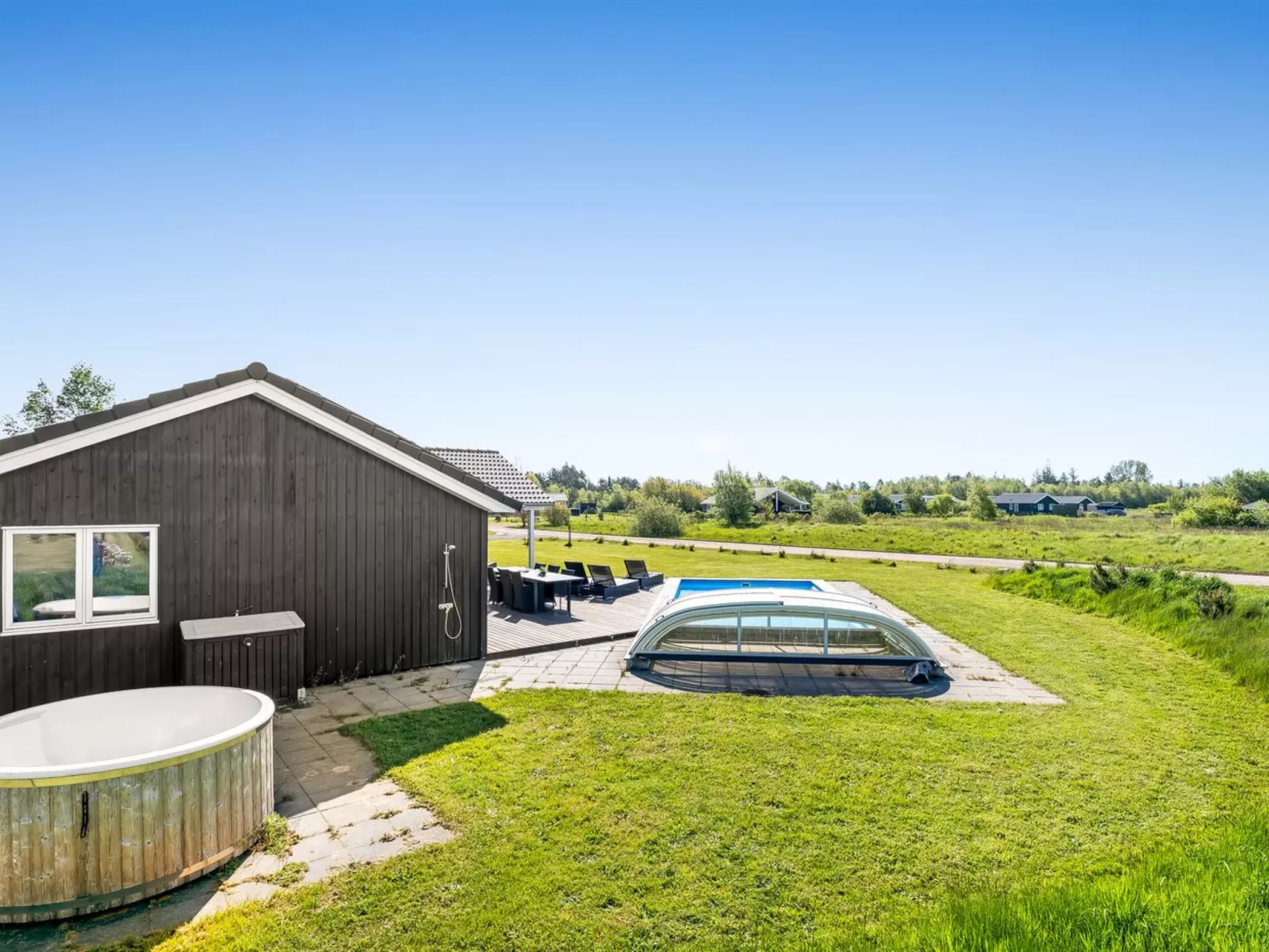 "Kiersten" - 800m from the sea-Outside