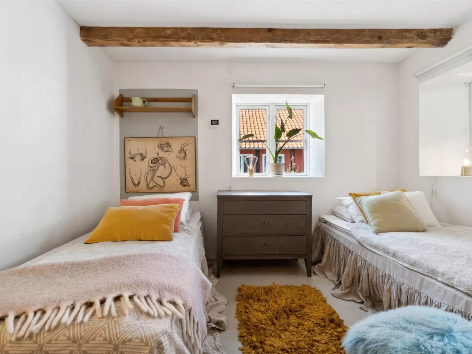 "Hebba" - 125m from the sea-Drinnen