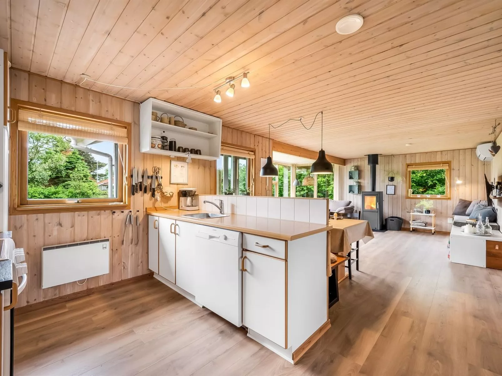 "Tian" - 400m to the fjord-Dedans