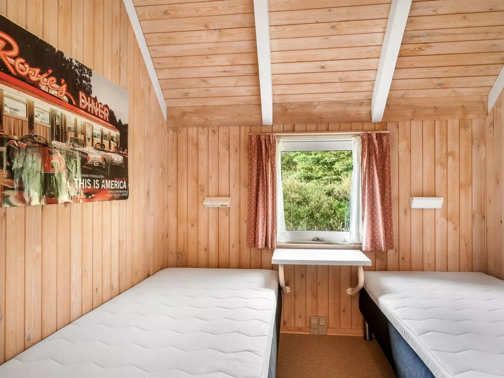 "Elenor" - 1.1km from the sea-Drinnen