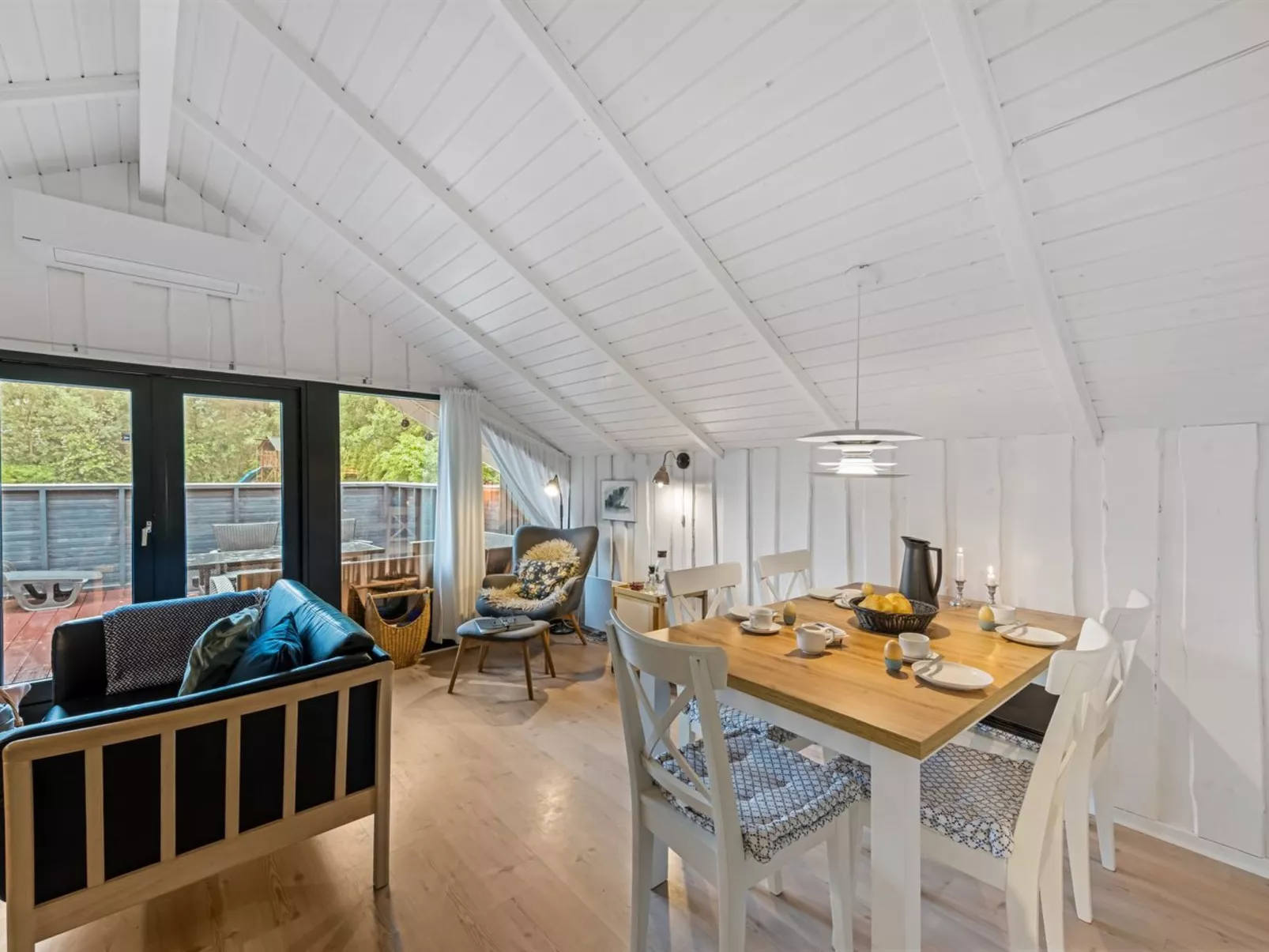 "Giselle" - 10km from the sea-Drinnen