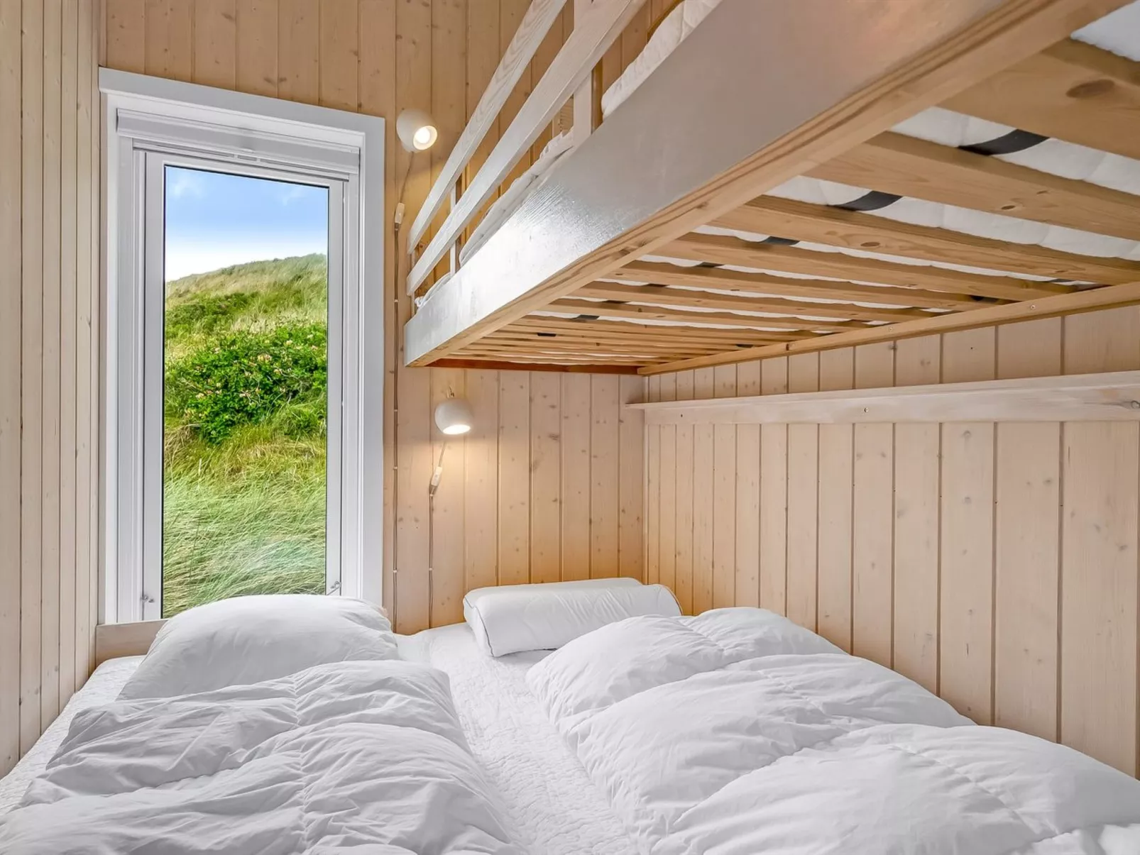 "Paaske" -  from the sea-Dedans