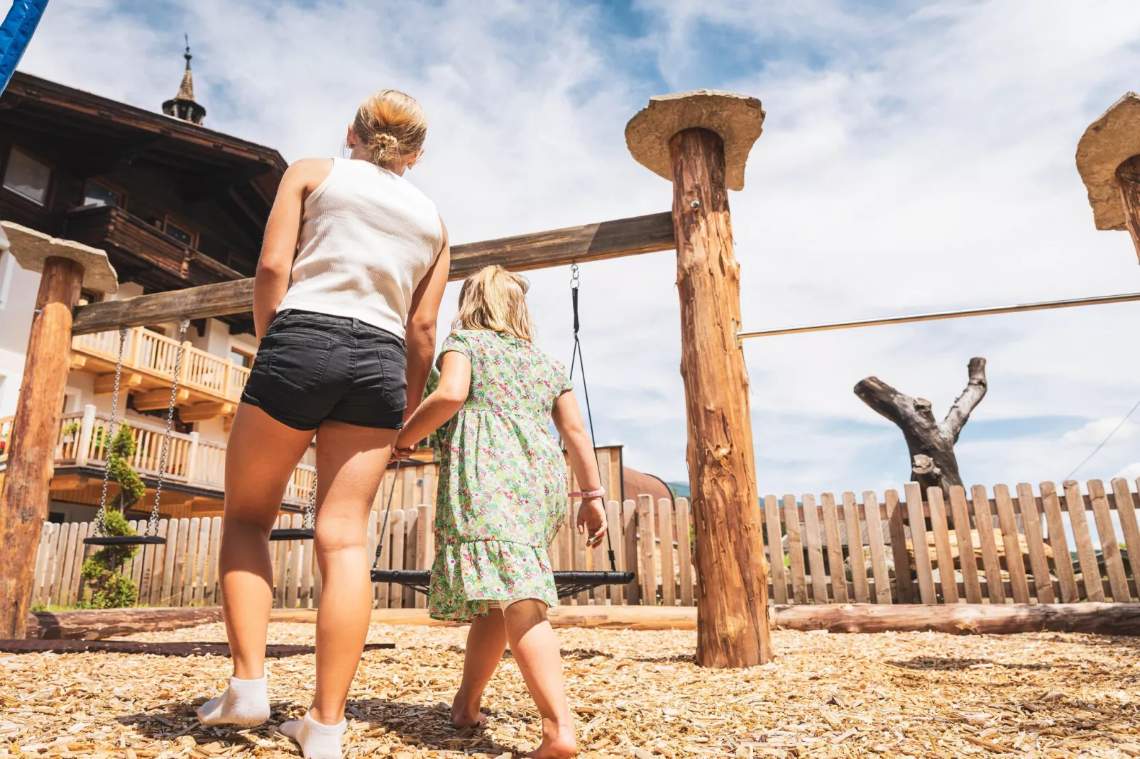 Bauernhaus Guggengut-Gardens in summer