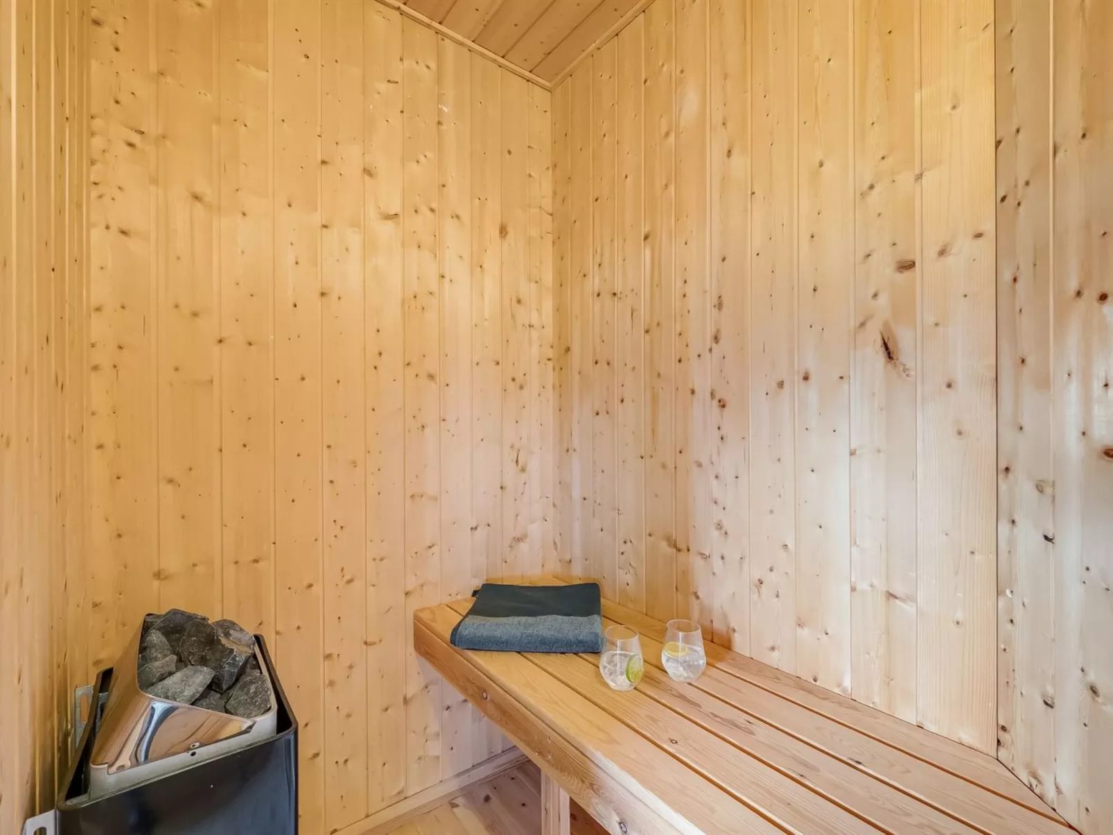 "Märta" - 250m from the sea-Inside