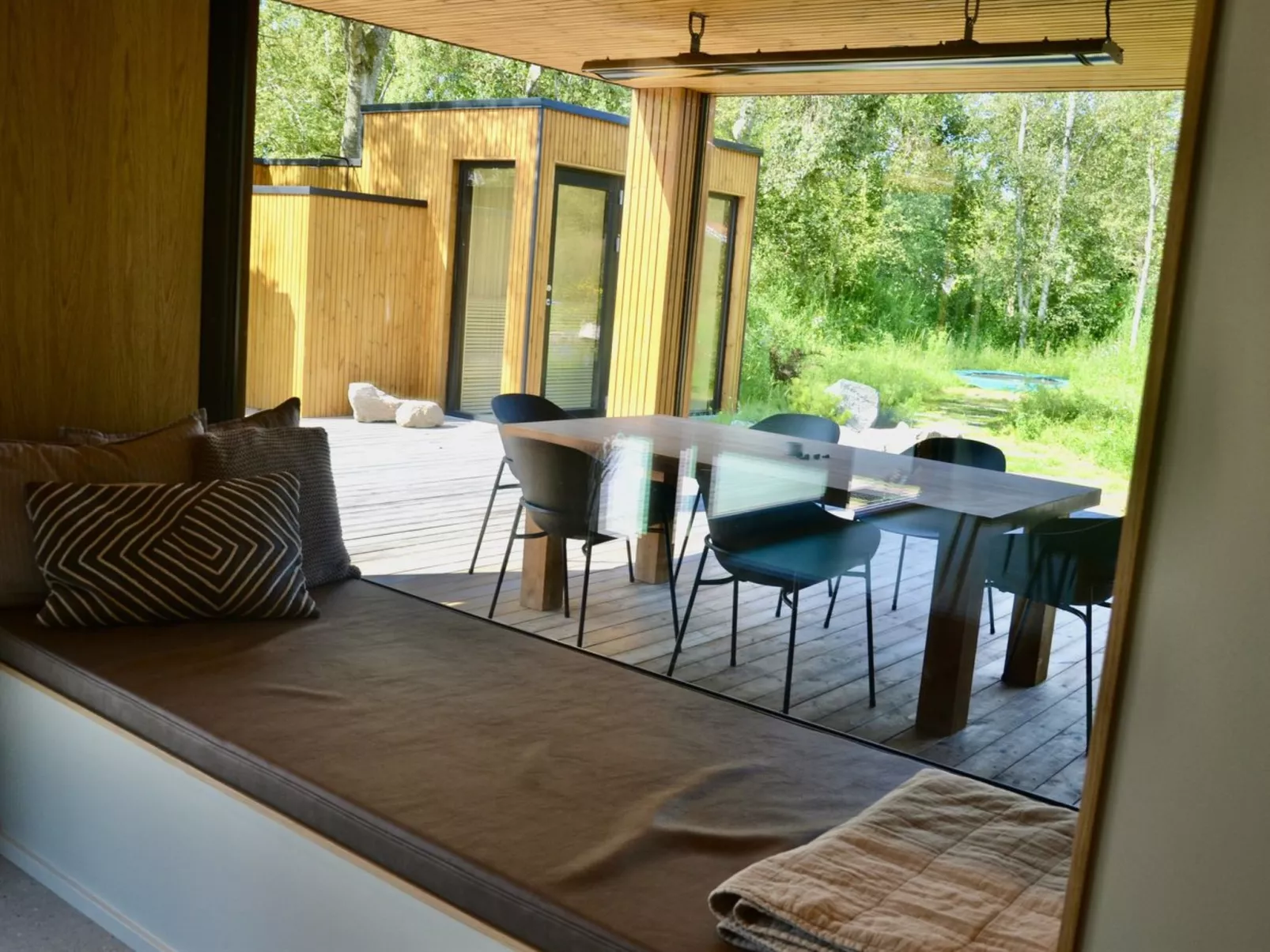 "Jaane" -  from the sea-Dedans