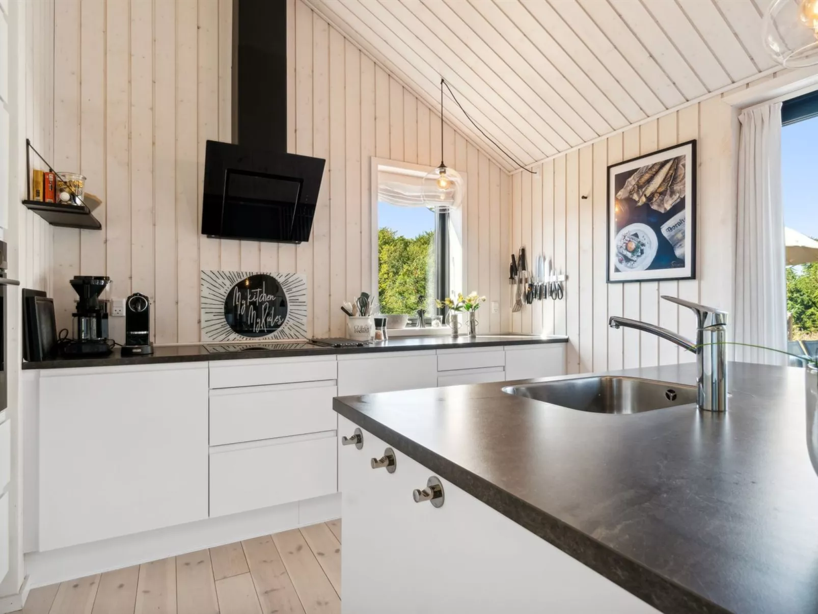 "Kristiarn" - 1.1km from the sea-Inside