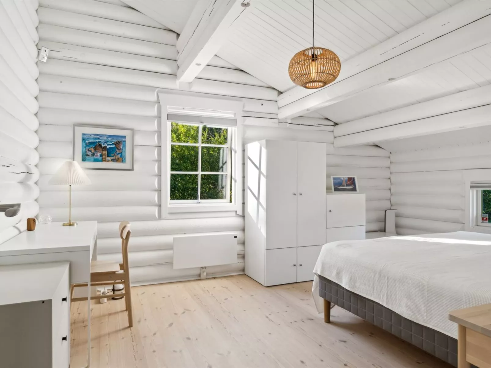 "Sighfrith" - 1.4km from the sea-Inside