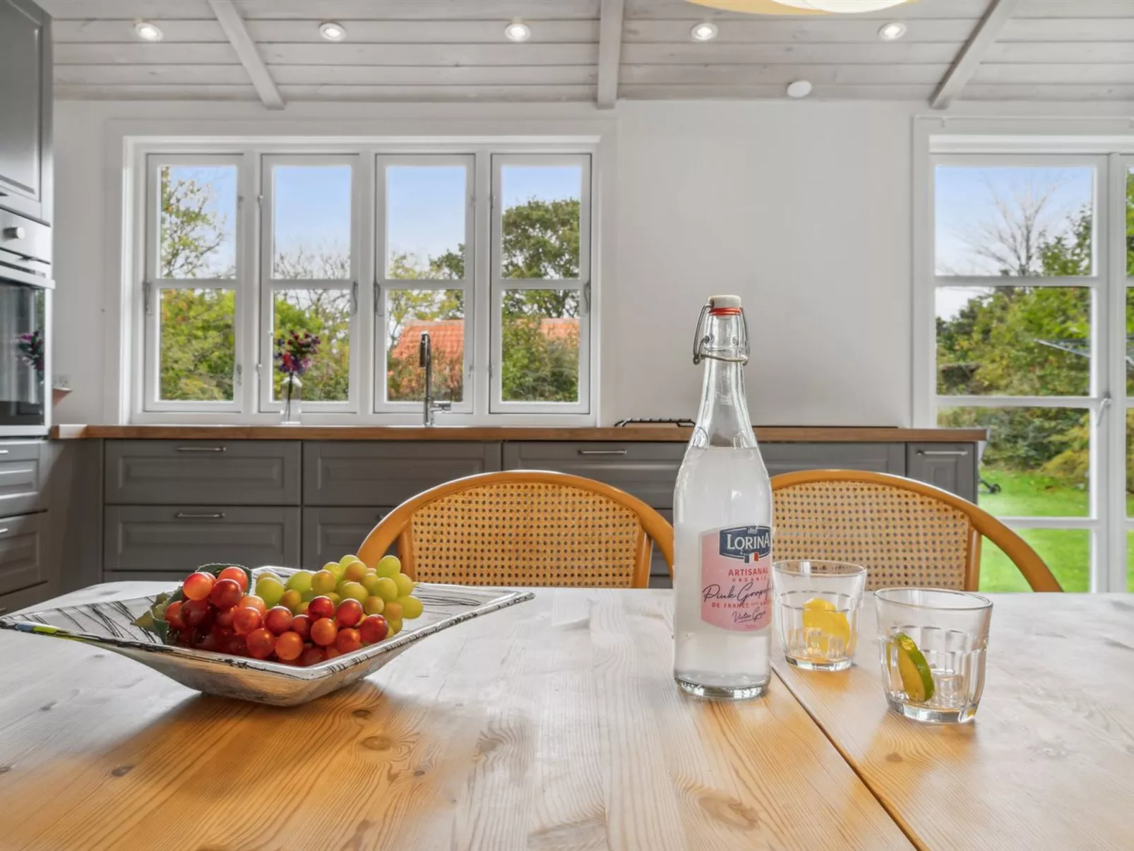 "Skyler" - 250m from the sea-Inside