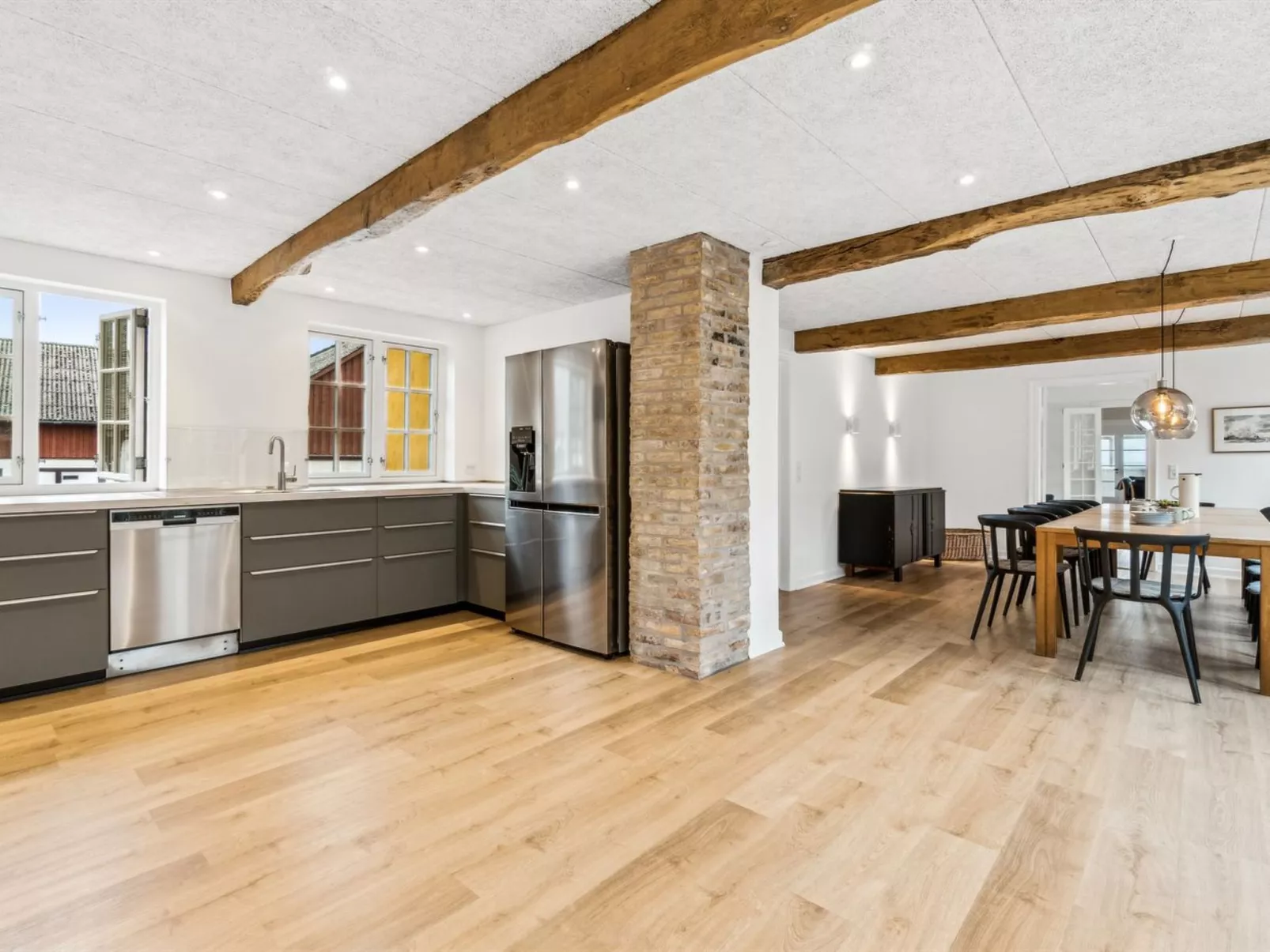 "Garbine" - 1.5km from the sea-Inside