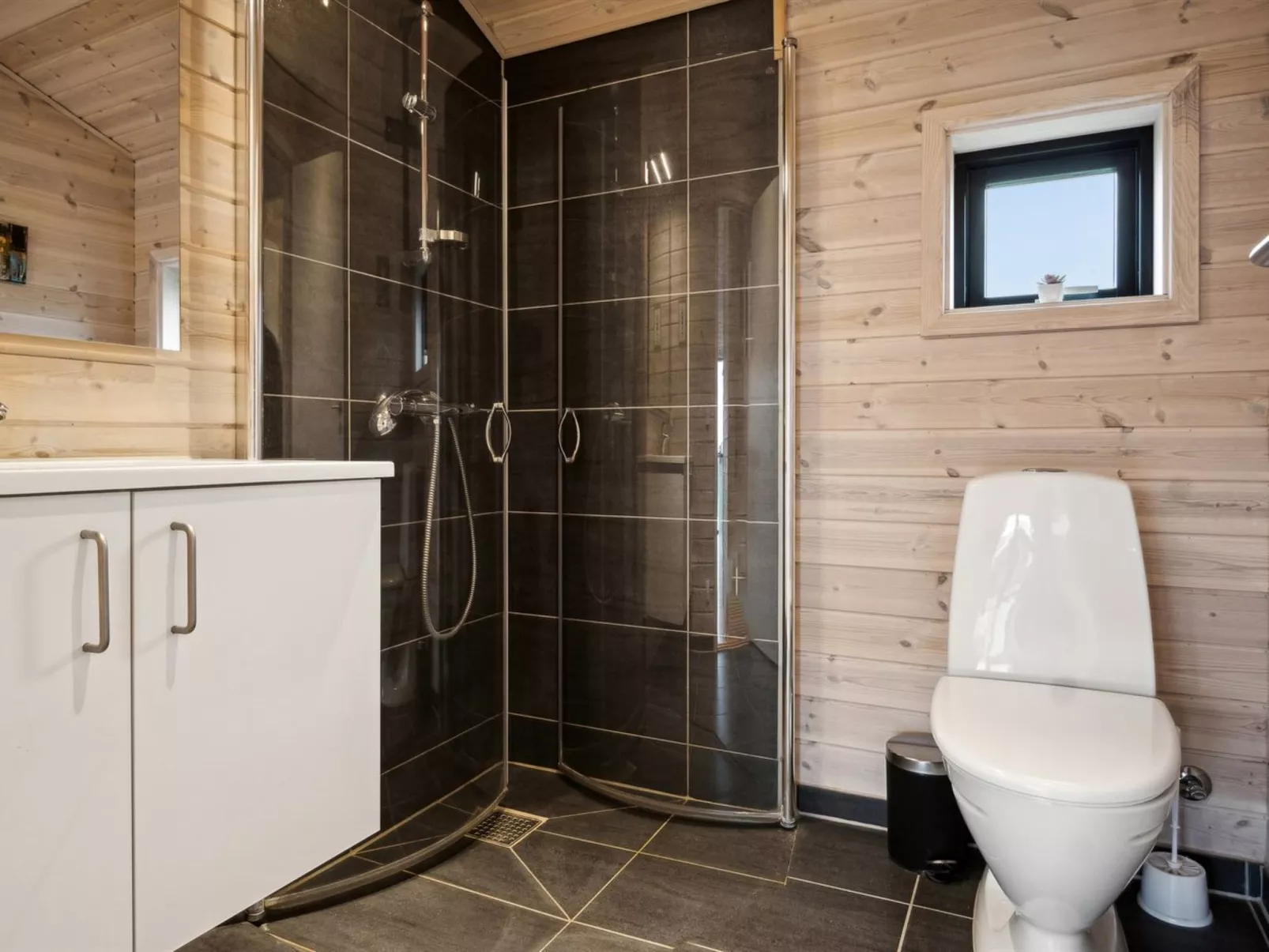 "Ehmi" - 750m from the sea-Inside