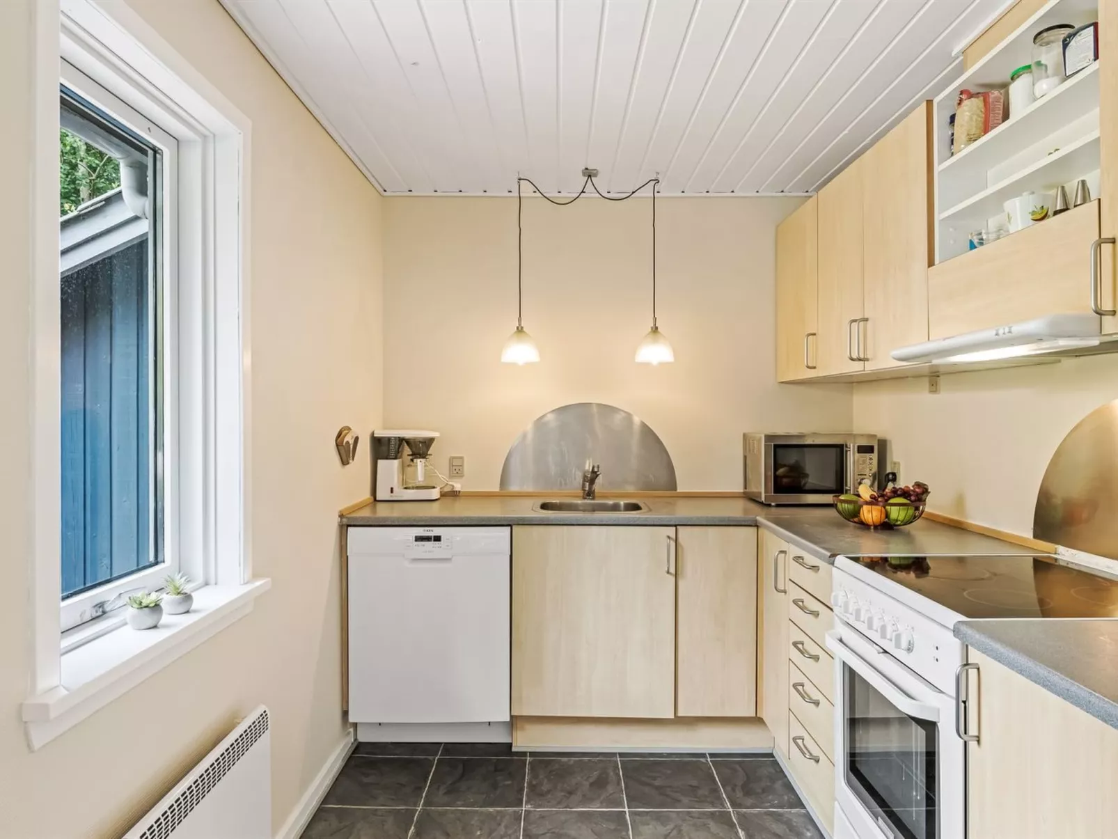 "Ljiljana" - 2km from the sea-Inside