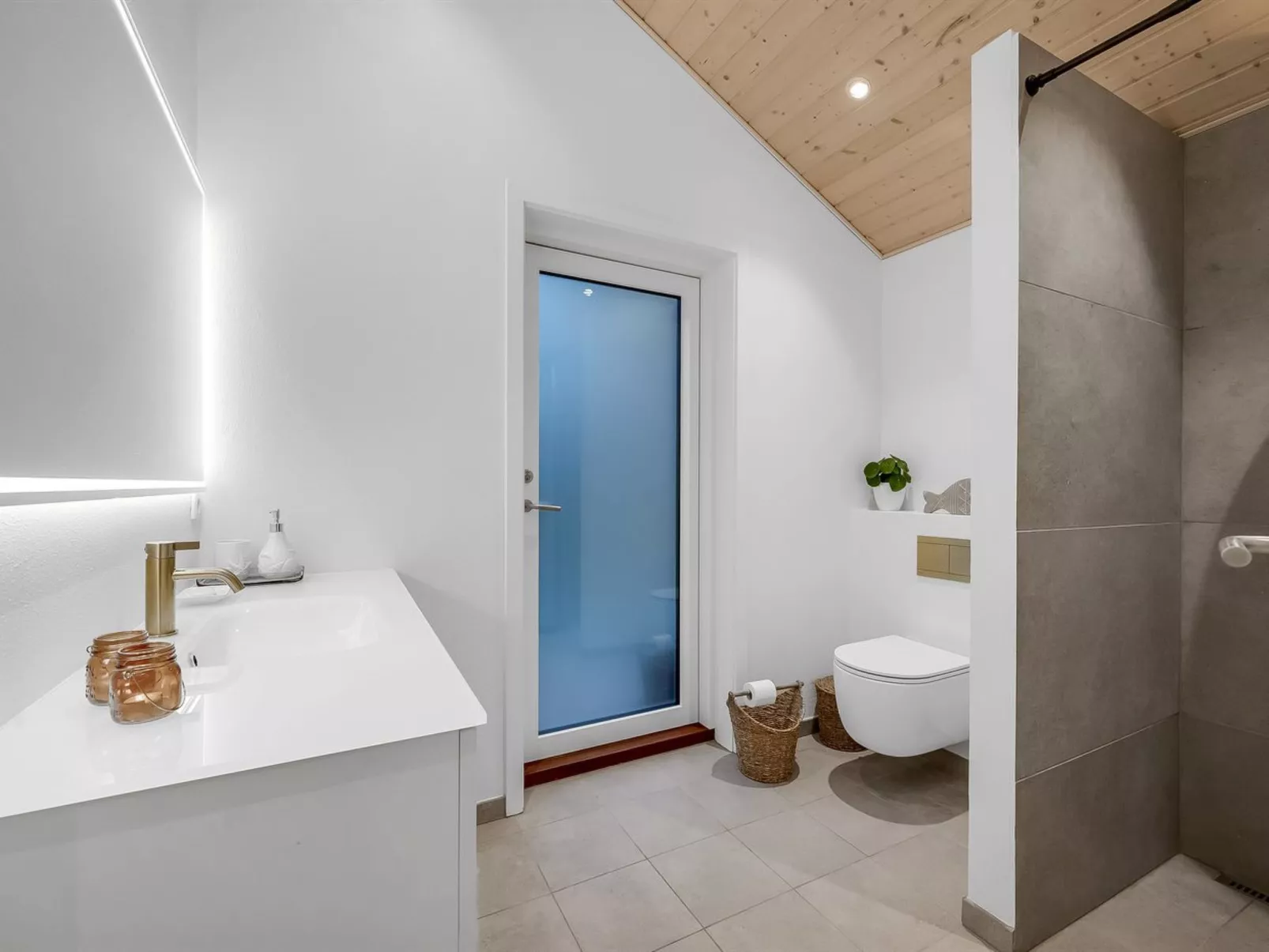 "Corina" - 850m to the fjord-Dedans