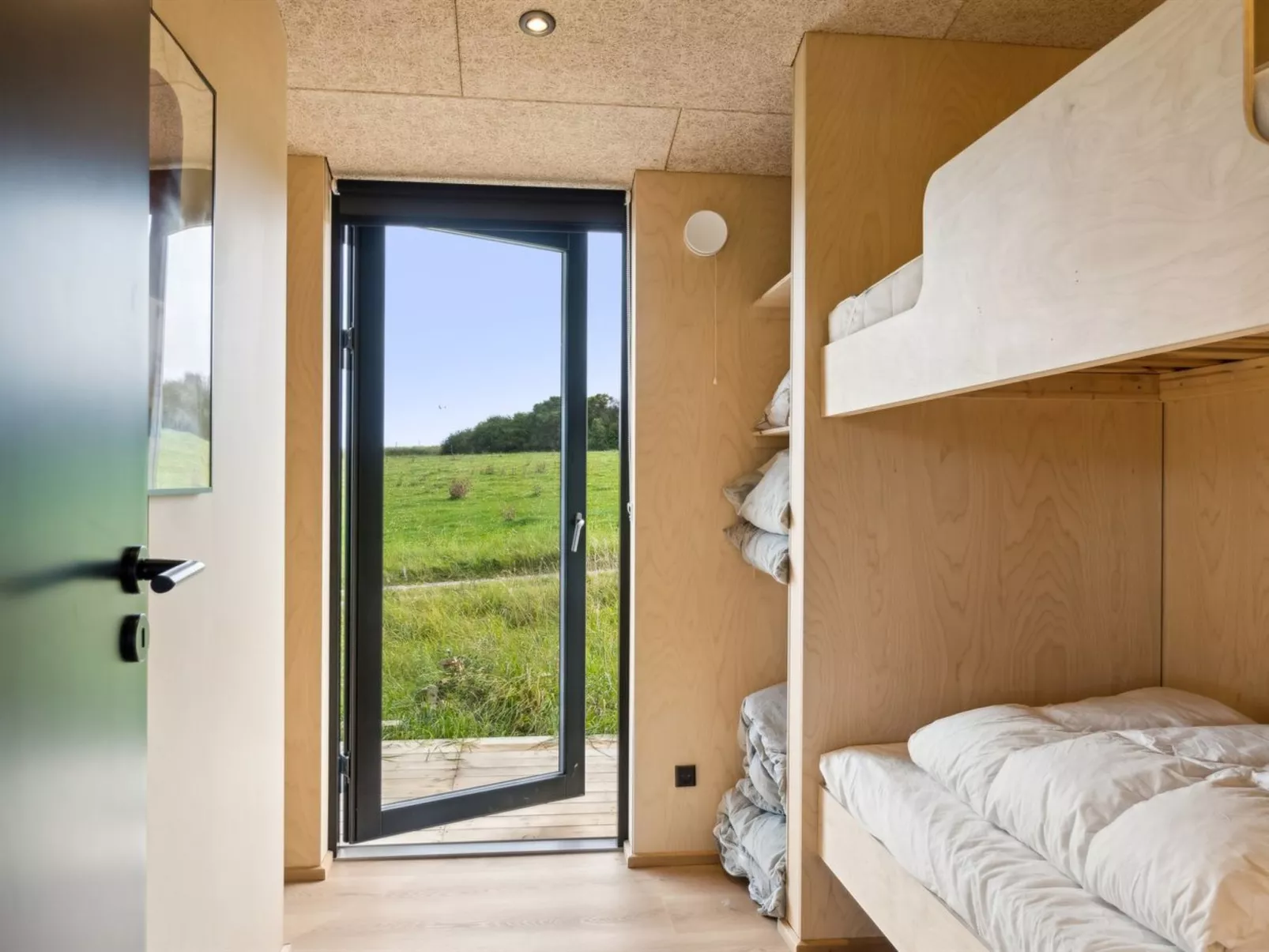 "Aatos" - 250m from the sea-Inside