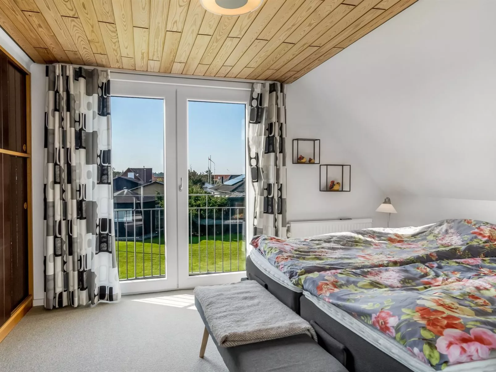 "Isabel" - 600m from the sea-Inside