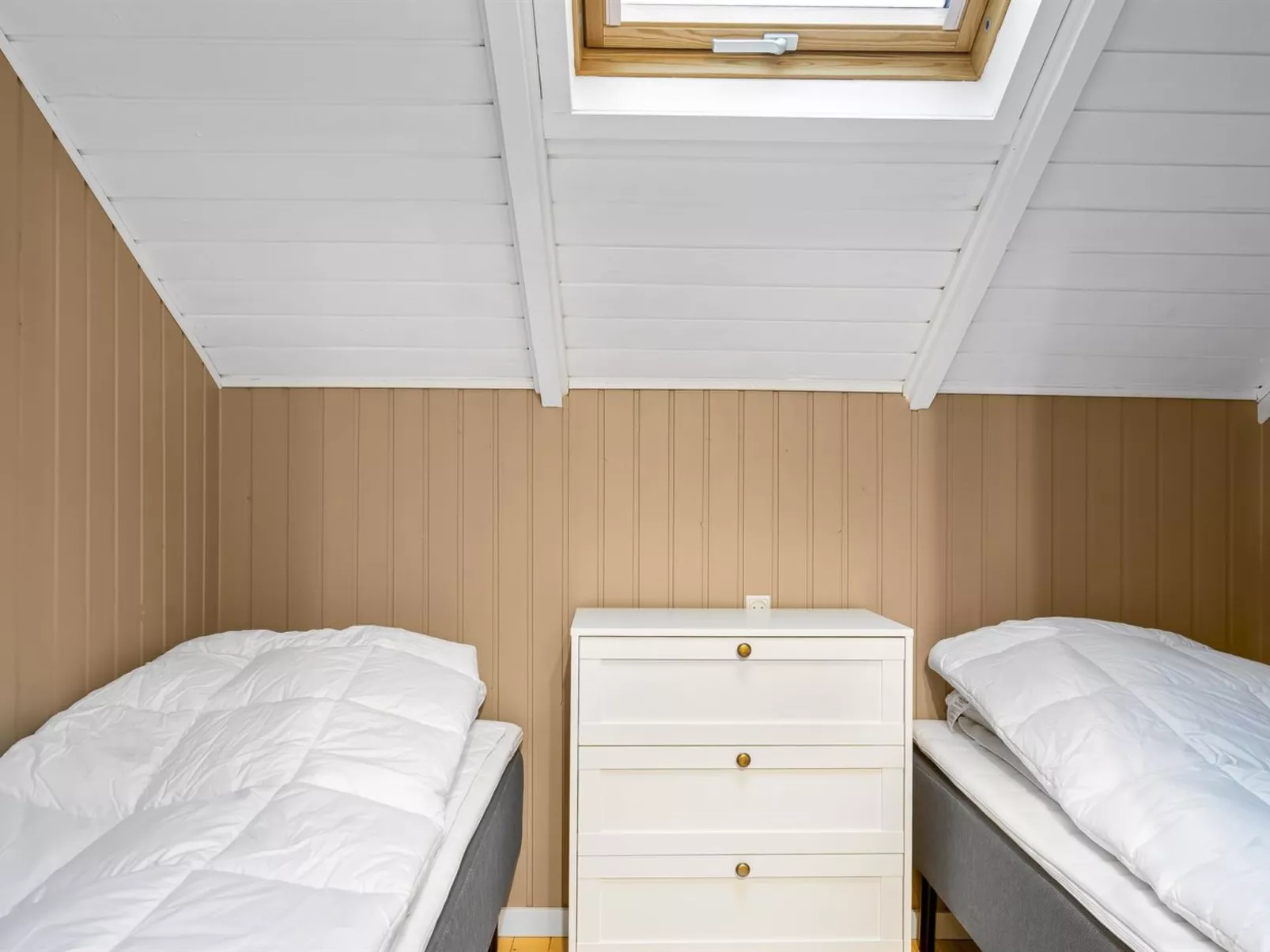 "Evgenia" -  from the sea-Dedans