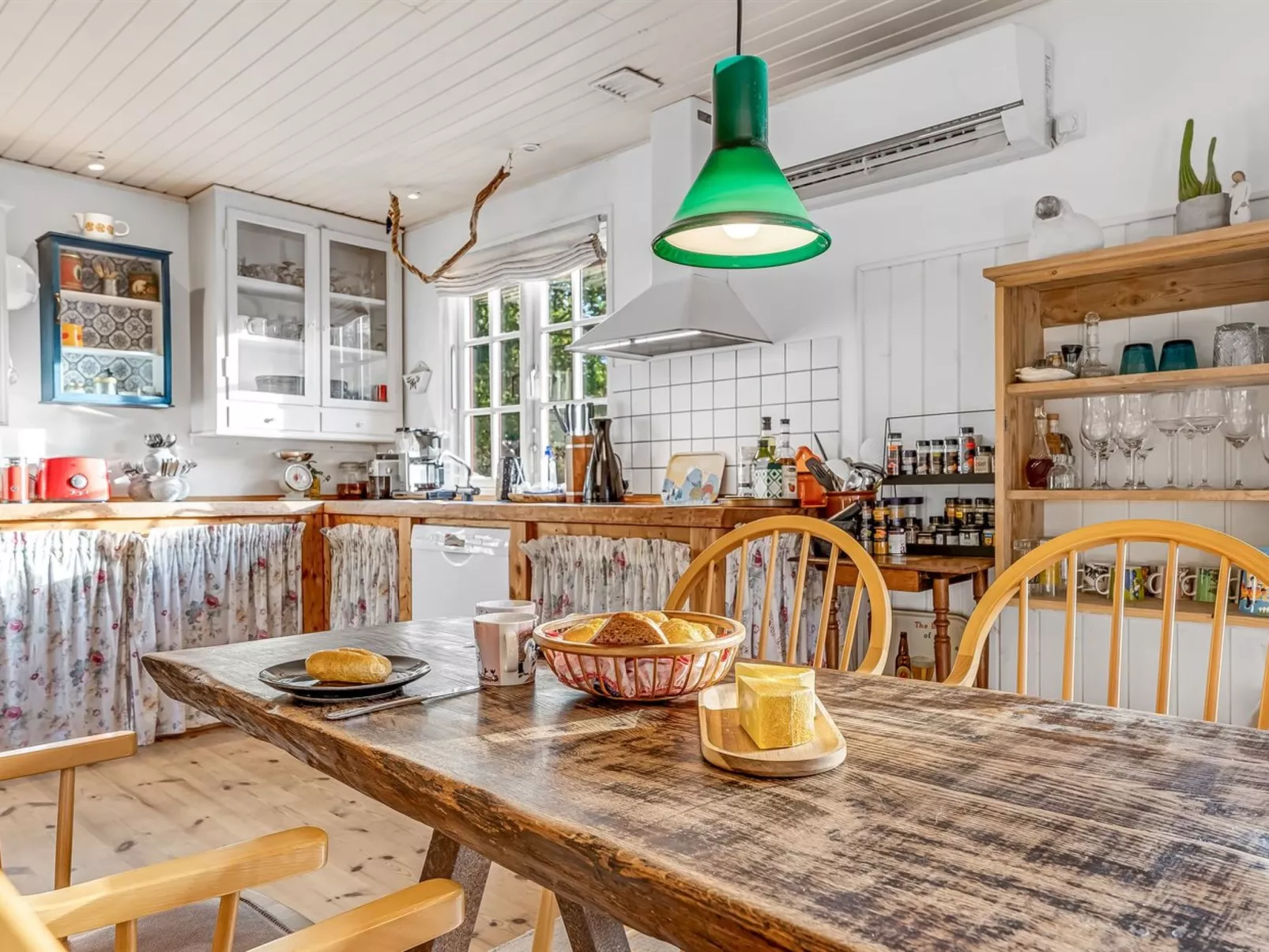 "Heraldine" - 400m from the sea-Dedans