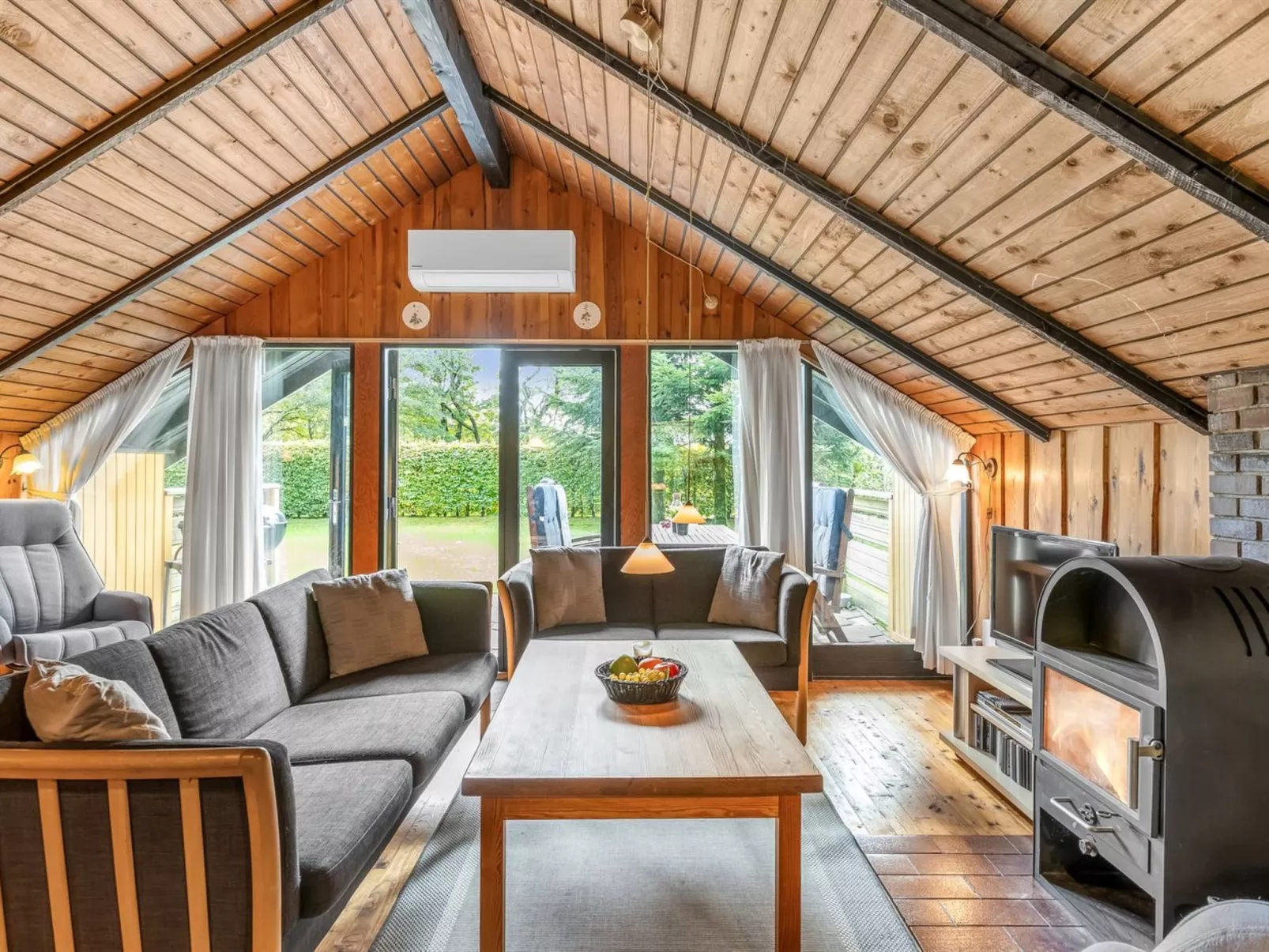 "Amila" - 30km from the sea-Inside