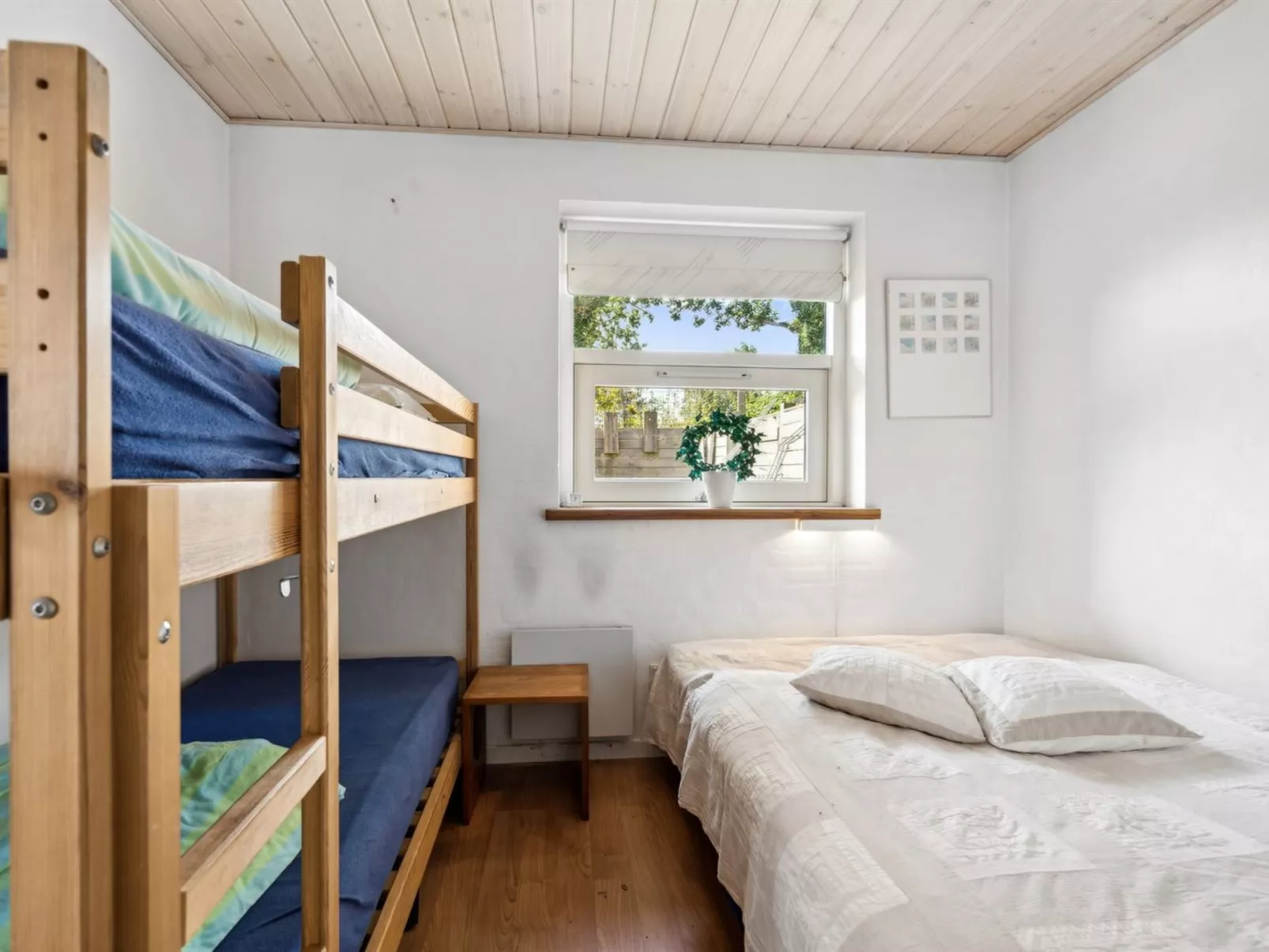 "Bryngeir" - 25m from the sea-Inside