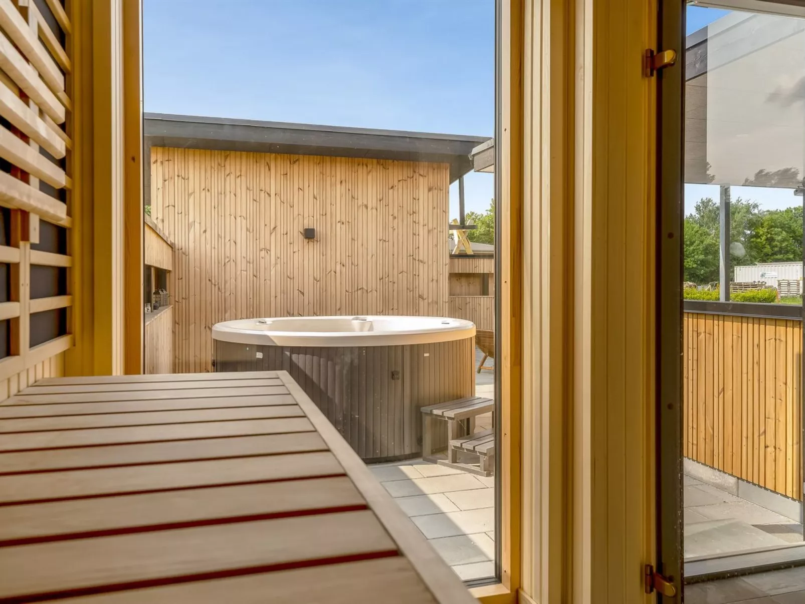 "Elevus" -  from the sea-Inside