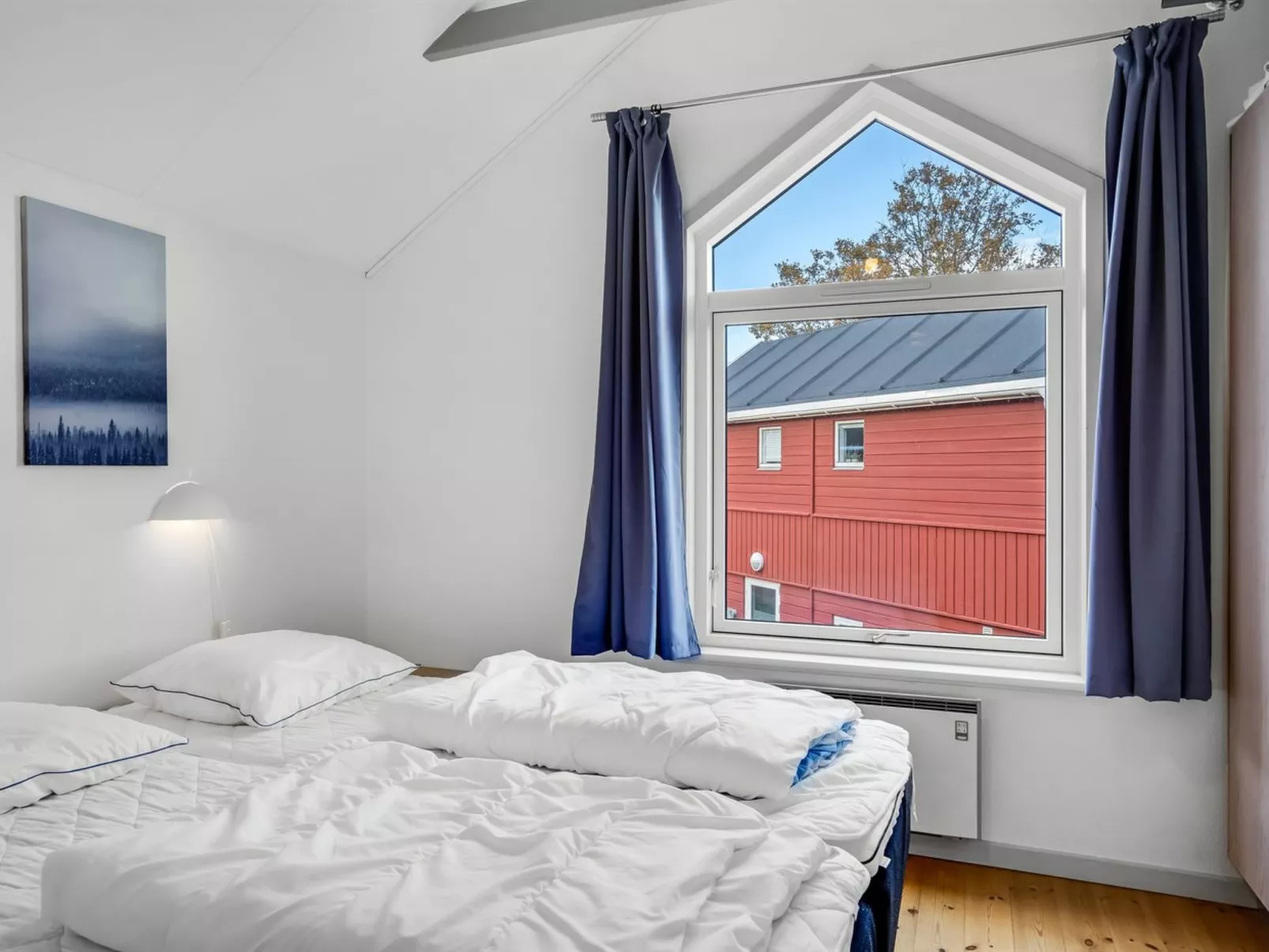 "Vincent" -  from the sea-Drinnen