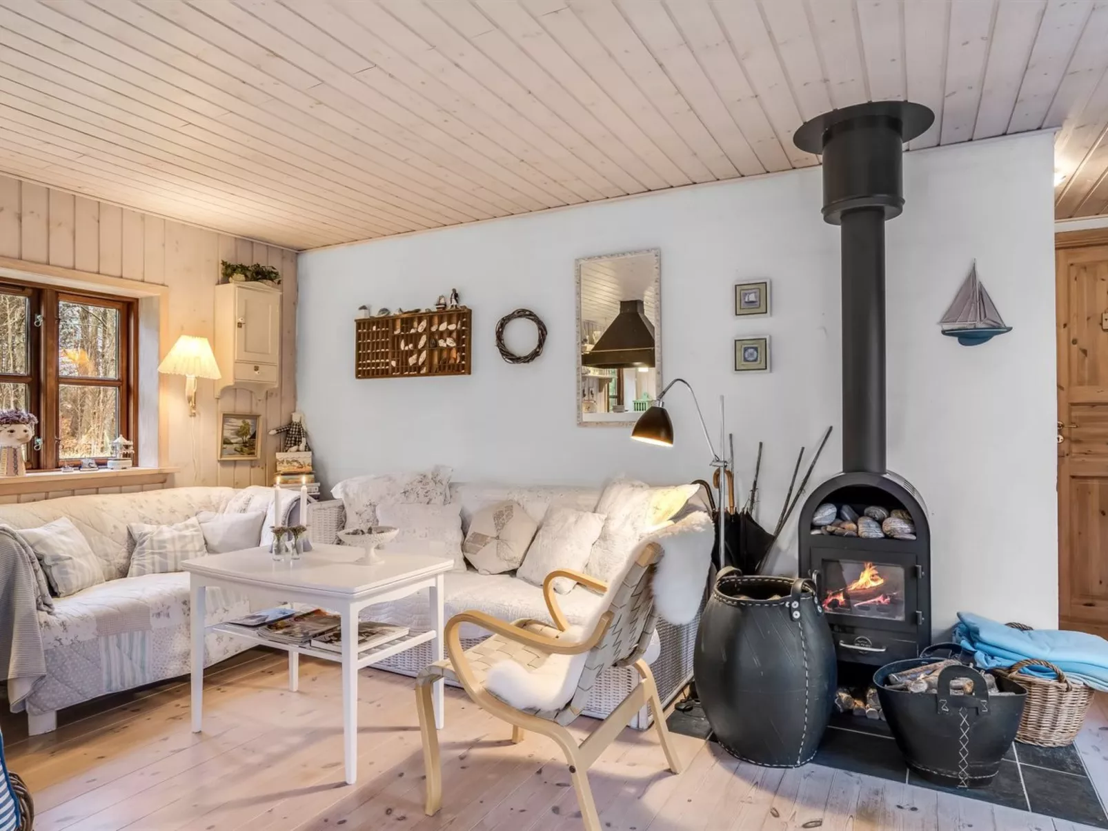 "Gunnild" -  from the sea-Drinnen